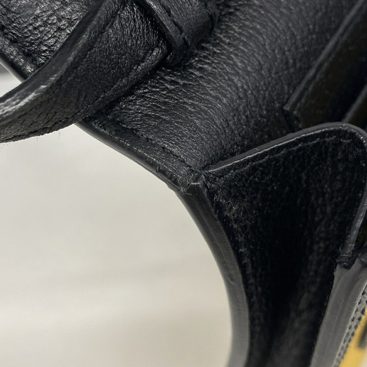 Gucci Black Yellow Nylon Canvas Shoulder Bag (Pre-Owned)