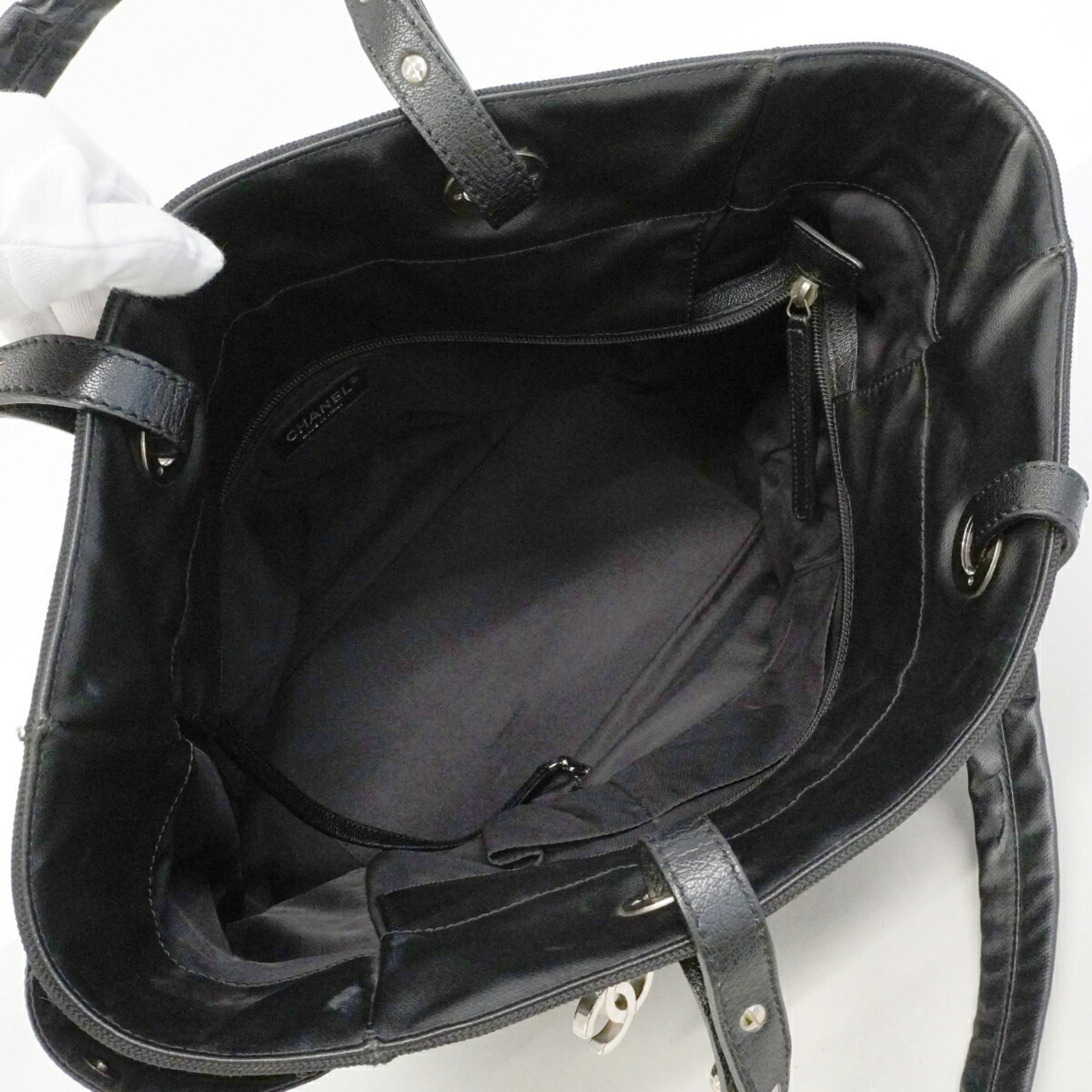 Chanel Black Canvas Tote Bag (Pre-Owned)