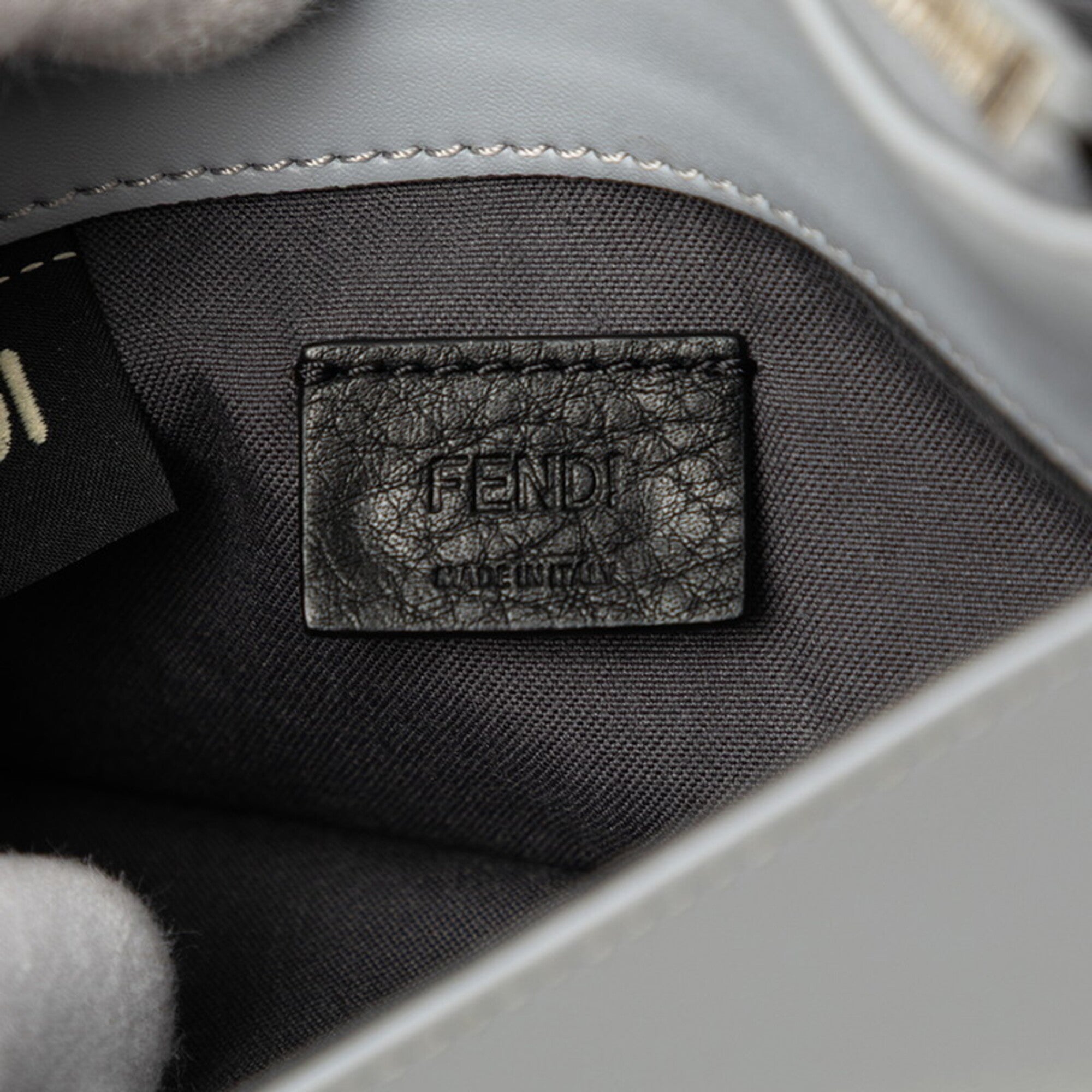 Fendi Gray Multi-Color Leather Shoulder Bag (Pre-Owned)