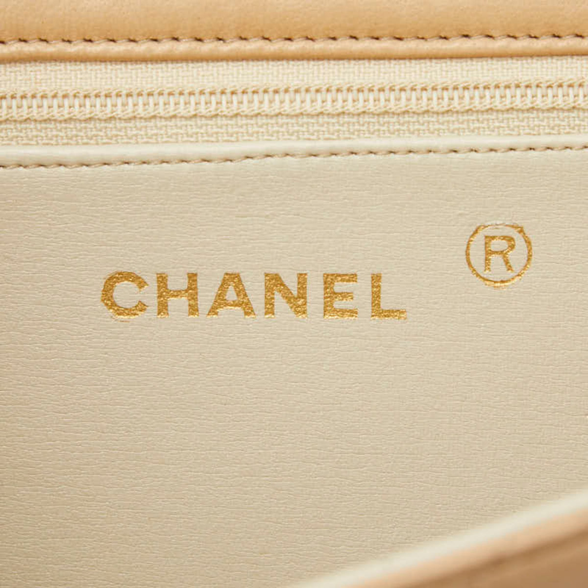 Chanel Beige Leather Shoulder Bag (Pre-Owned)