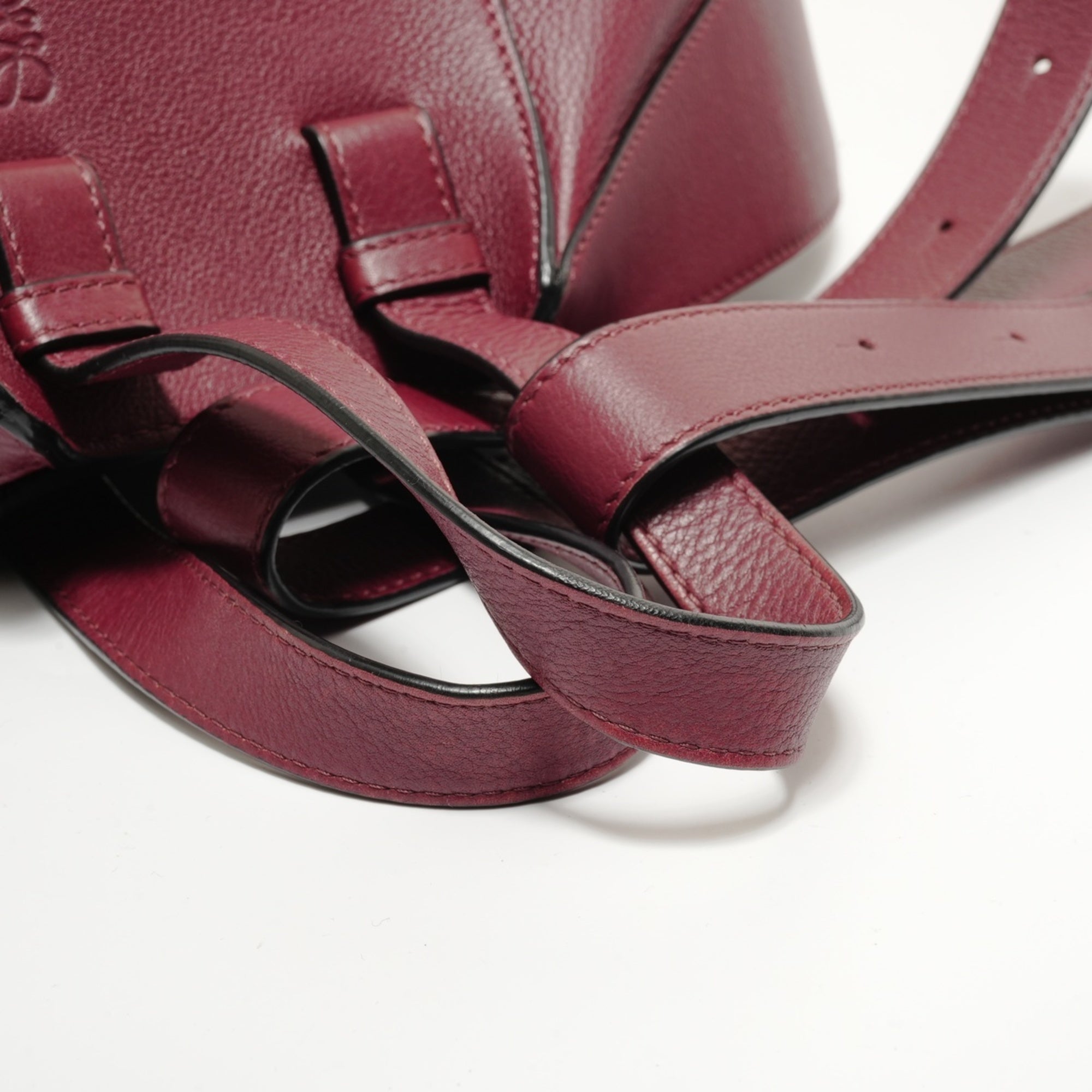 Loewe Hammock Red Color Leather Handbag (Pre-Owned)
