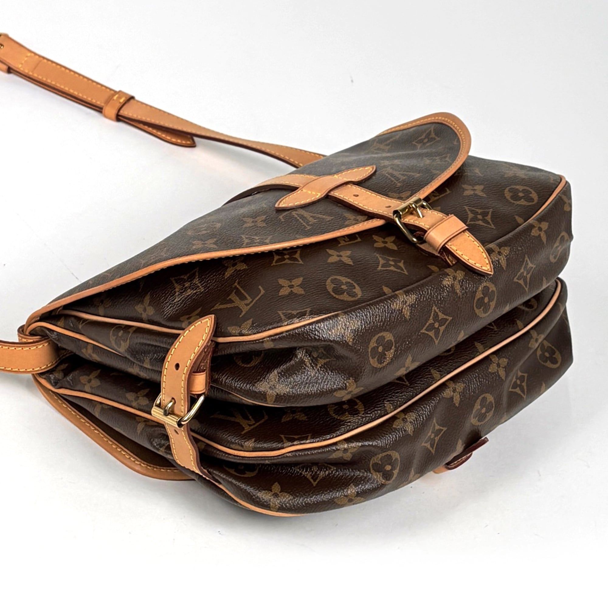 Louis Vuitton Brown Monogram Shoulder Bag (Pre-Owned)