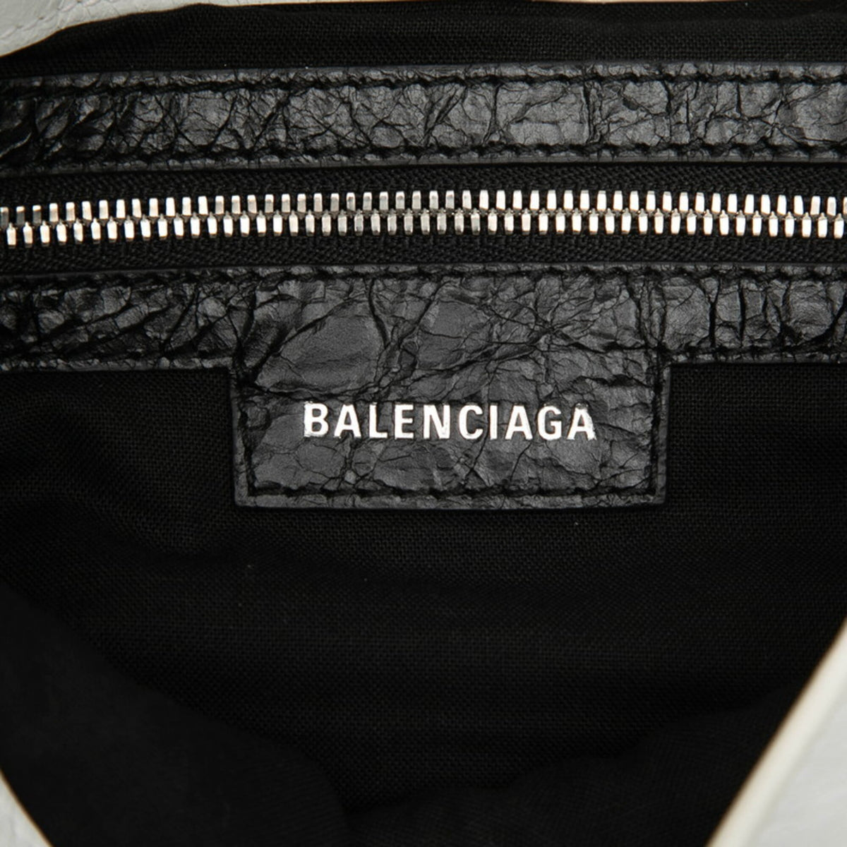Balenciaga White Leather Shoulder Bag (Pre-Owned)