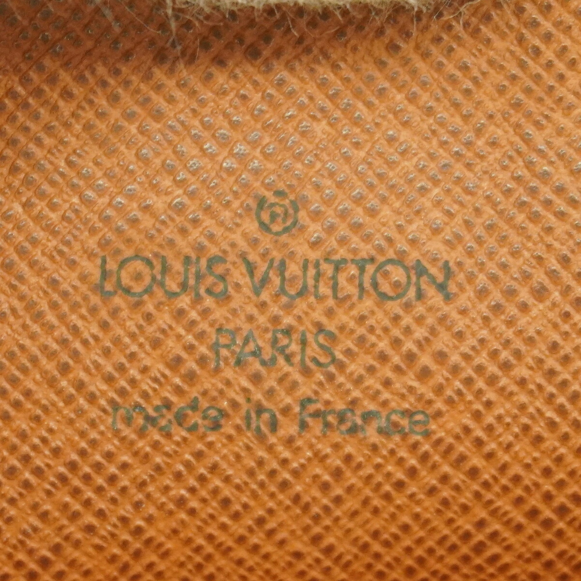 Louis Vuitton Brown Clutch Bag (Pre-Owned)