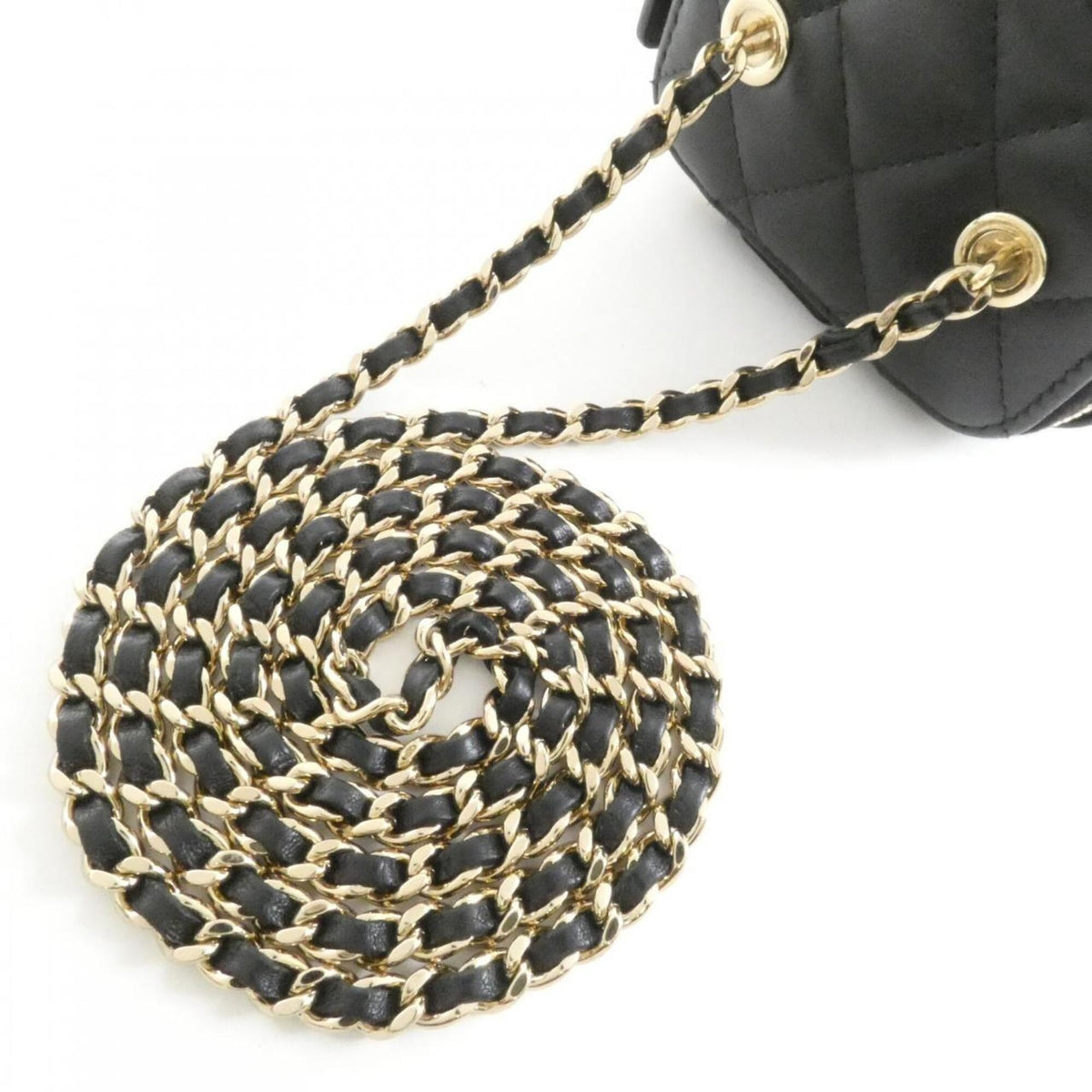 Chanel Black Leather Shoulder Bag (Pre-Owned)