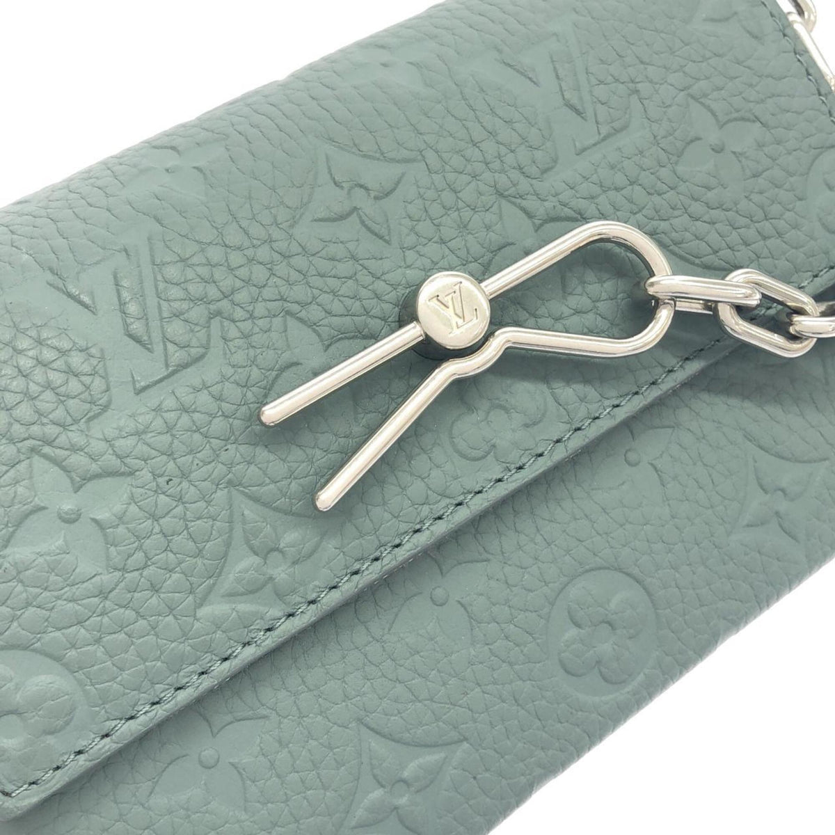 Louis Vuitton Green Leather Shoulder Bag (Pre-Owned)