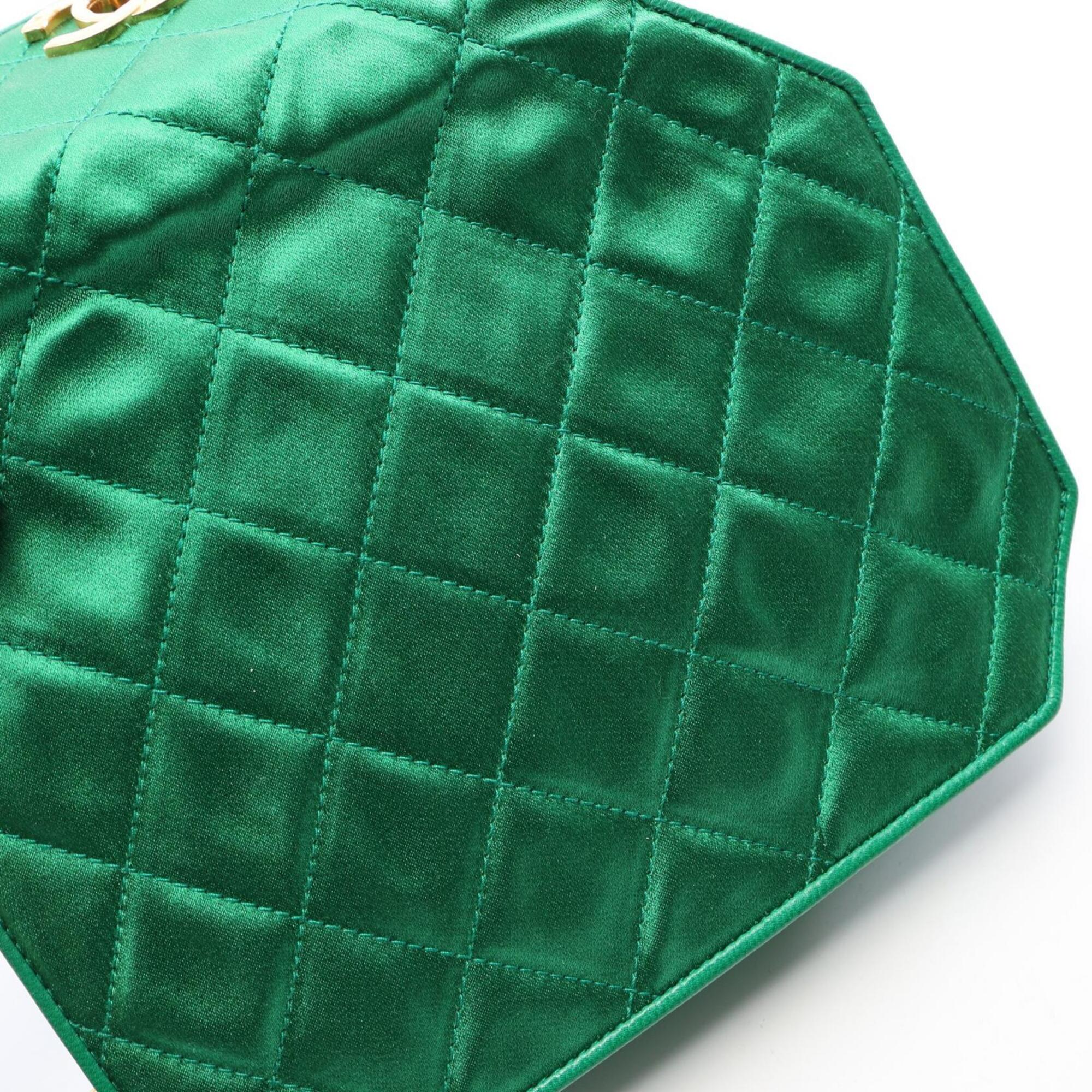 Chanel Green Fabric Handbag Shoulder Bag (Pre-Owned)