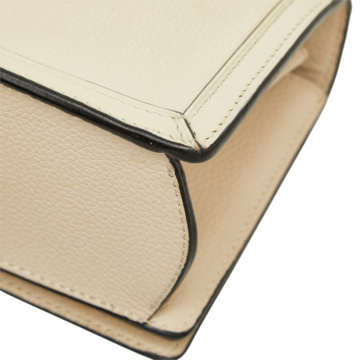 Loewe Ivory Leather Shoulder Bag (Pre-Owned)