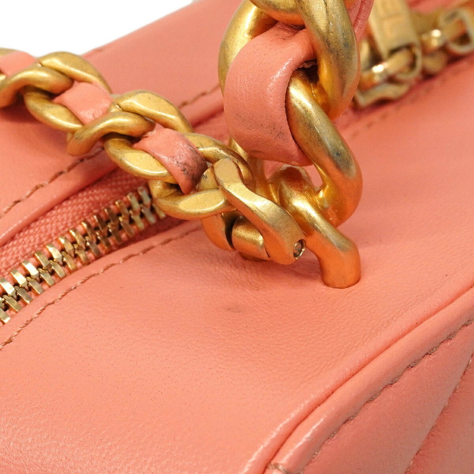 Chanel Salmon Pink Leather Handbag (Pre-Owned)