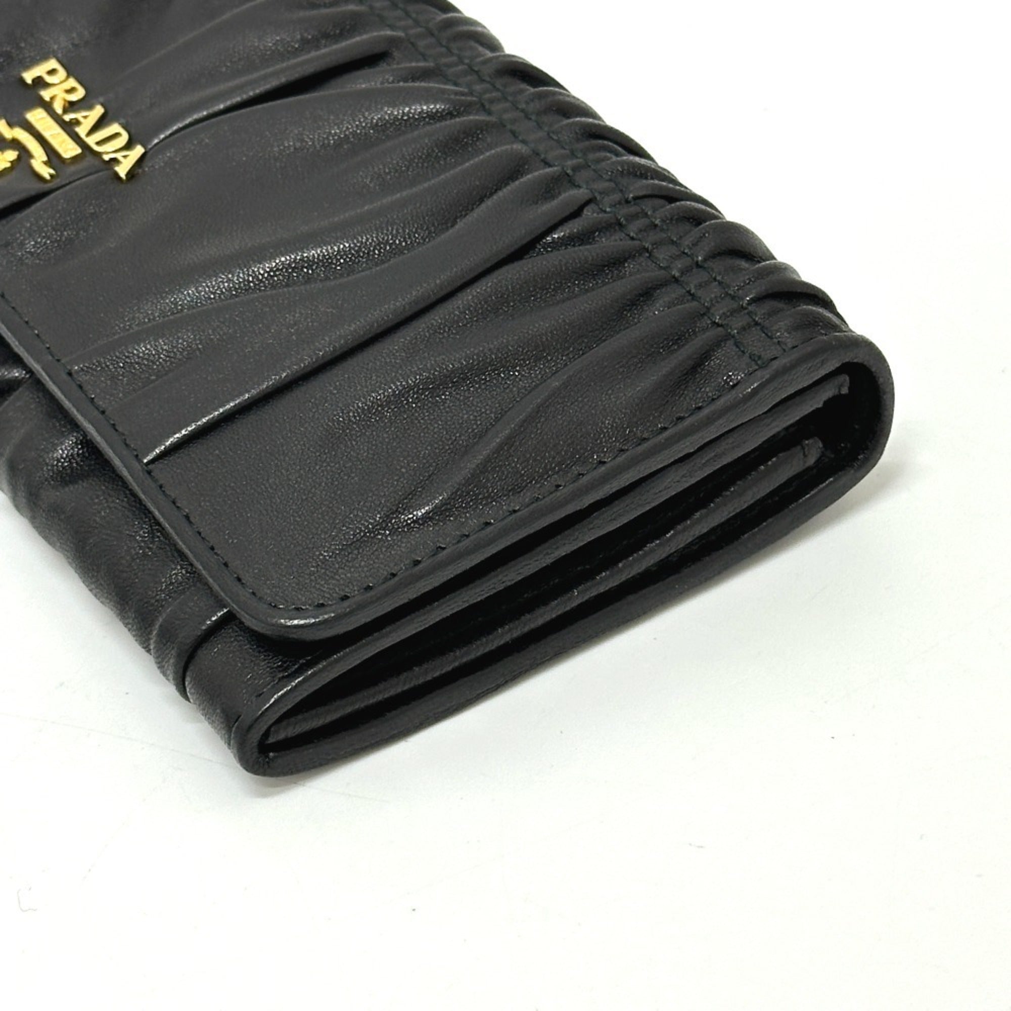 Prada Black Leather Long Wallet (Bi-Fold) (Pre-Owned)