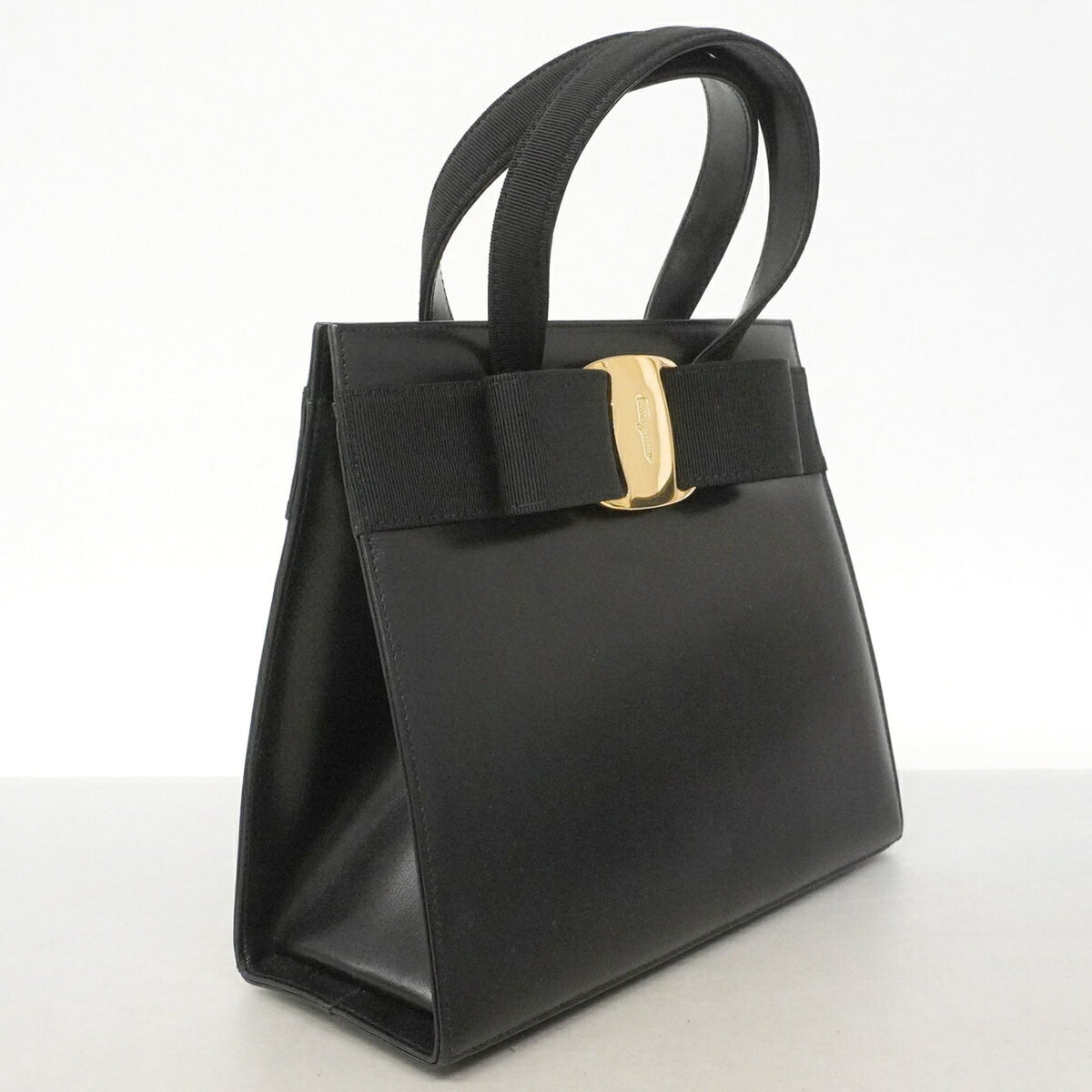 Salvatore Ferragamo Black Leather Handbag (Pre-Owned)