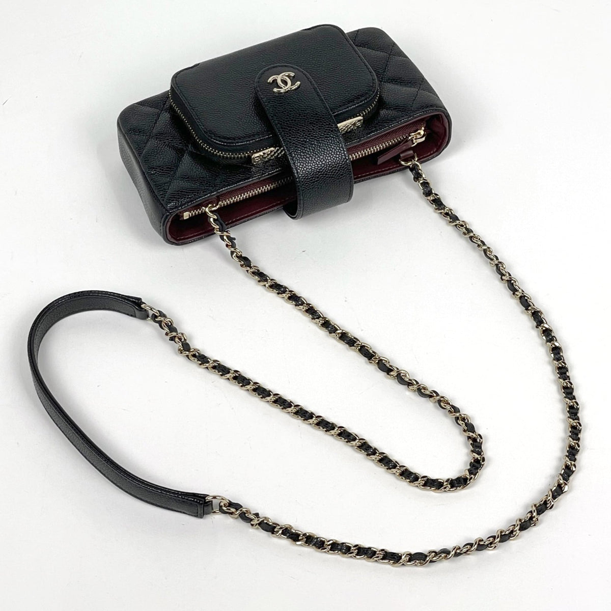 Chanel Black Grained Calfskin Shoulder Bag (Pre-Owned)