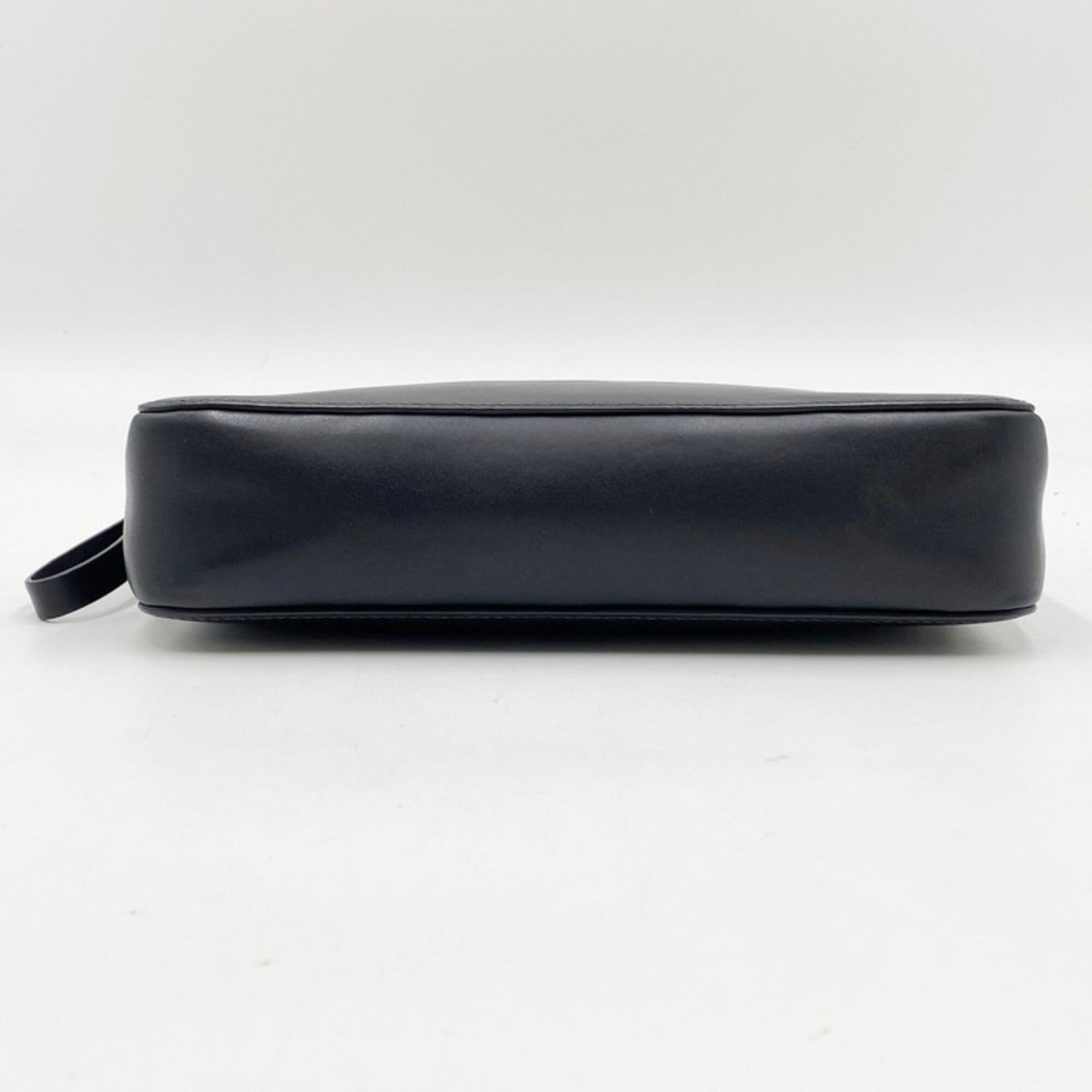 Valentino Garavani Black Leather Shoulder Bag (Pre-Owned)