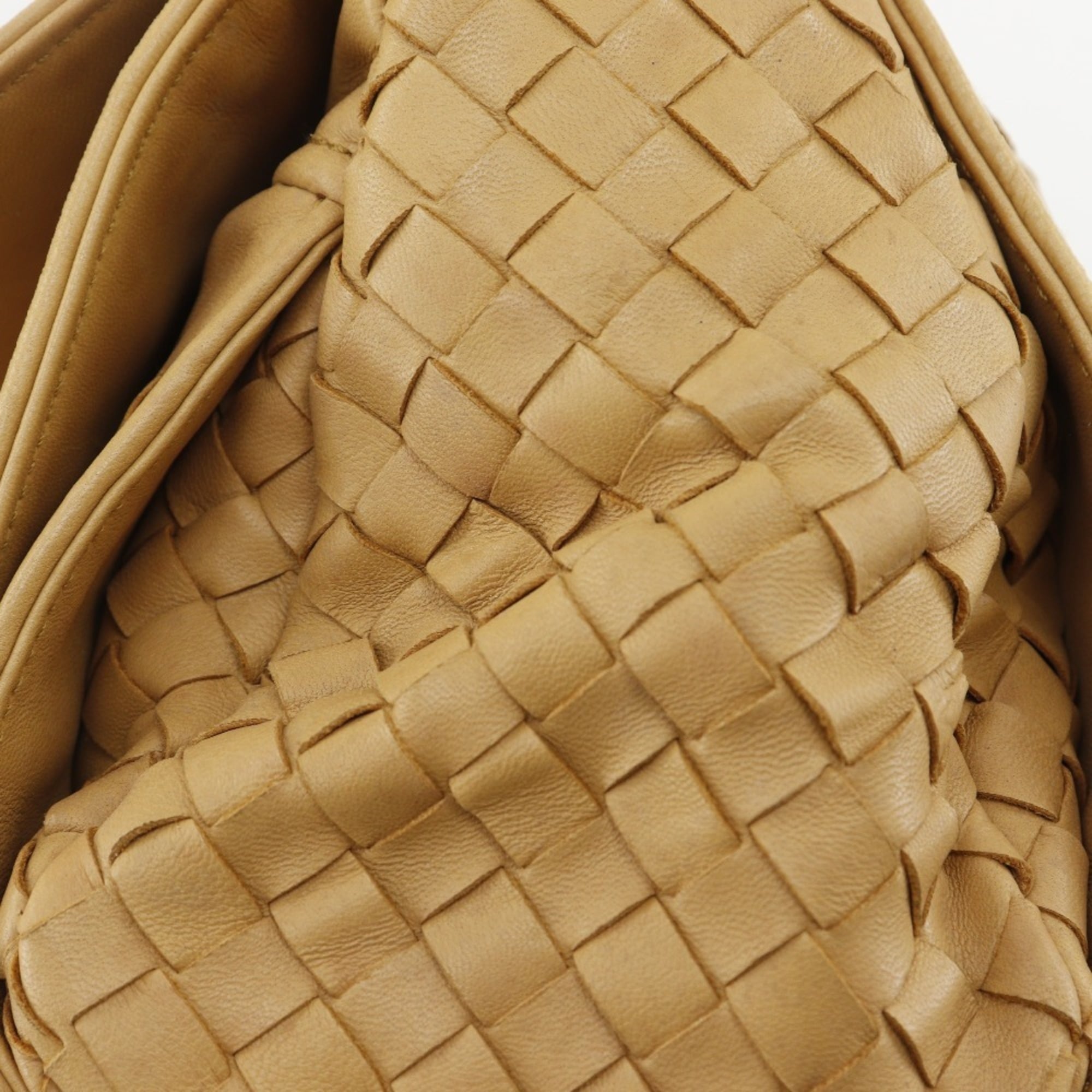 Bottega Veneta Beige Intrecciato Shoulder Bag (Pre-Owned)