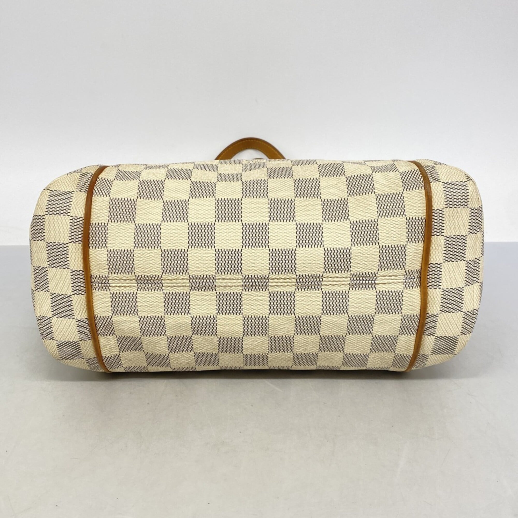 Louis Vuitton White Tote Bag (Pre-Owned)