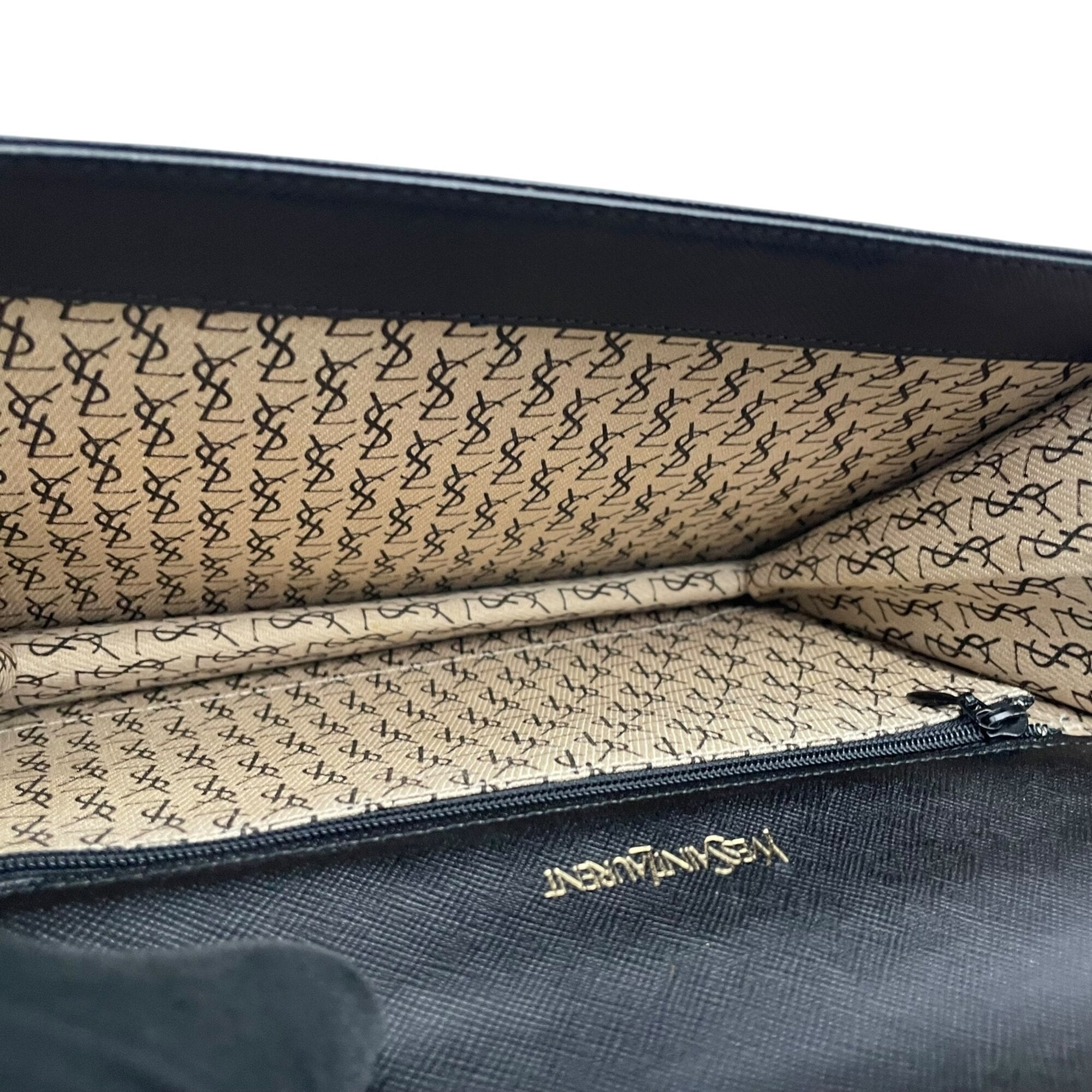 Yves Saint Laurent Black Leather Clutch Bag Handbag (Pre-Owned)