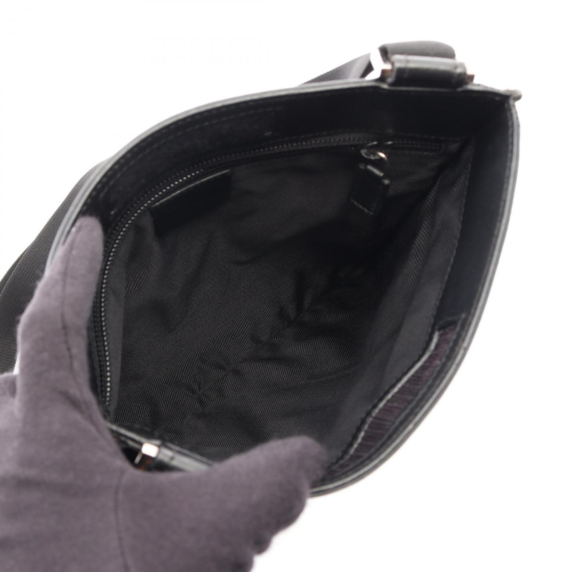 Gucci Black Canvas Leather Handbag Shoulder Bag (Pre-Owned)