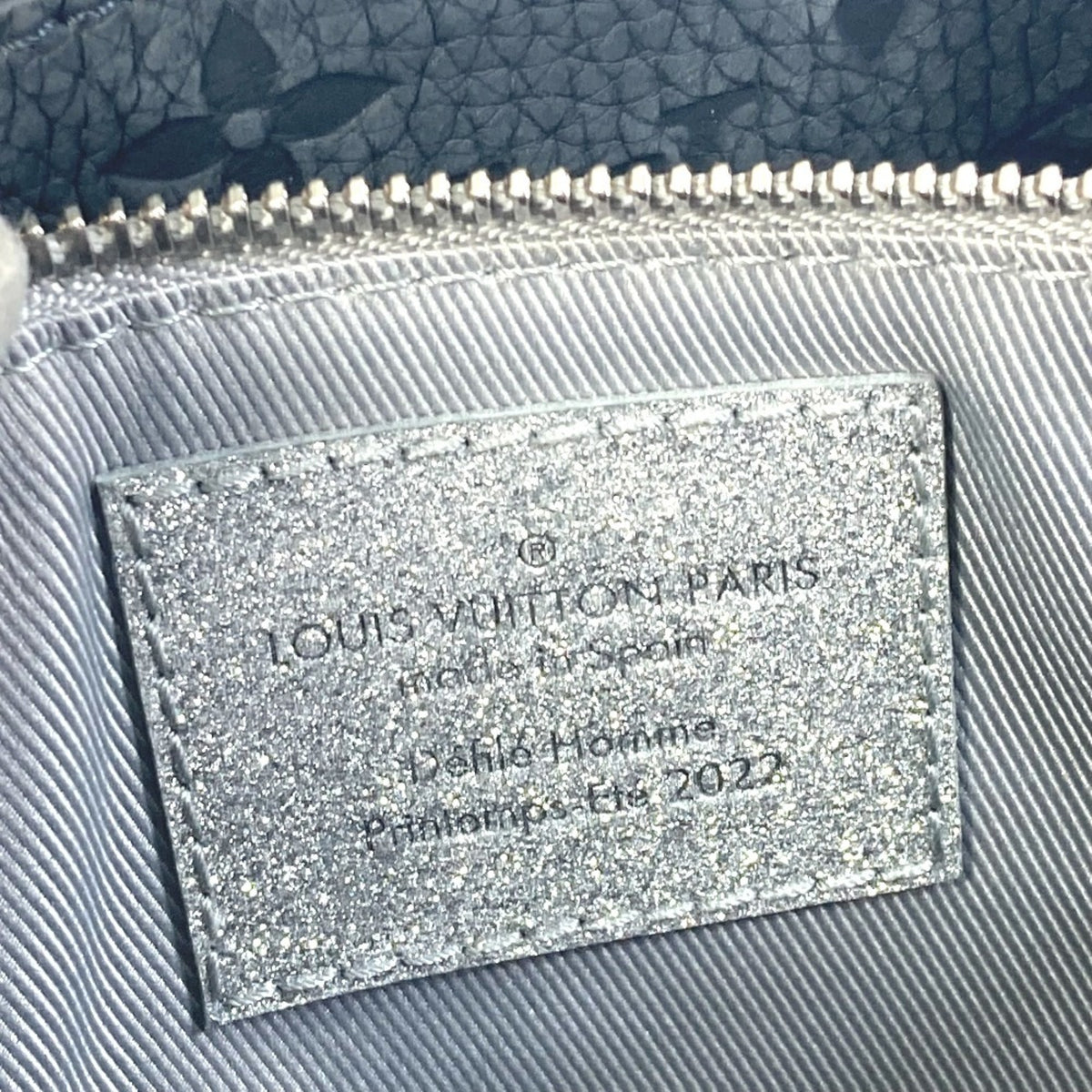 Louis Vuitton Black Silver Leather Shoulder Bag (Pre-Owned)