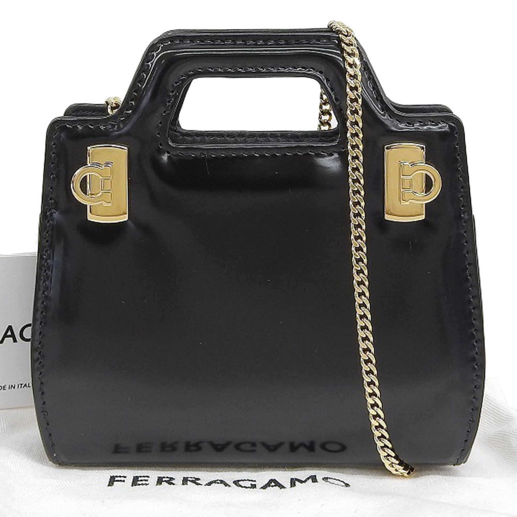 Salvatore Ferragamo Black Leather Handbag (Pre-Owned)