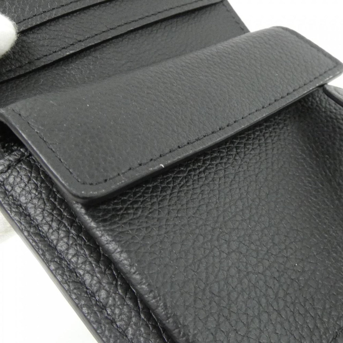 Louis Vuitton Black Leather Wallet (Bi-Fold) (Pre-Owned)
