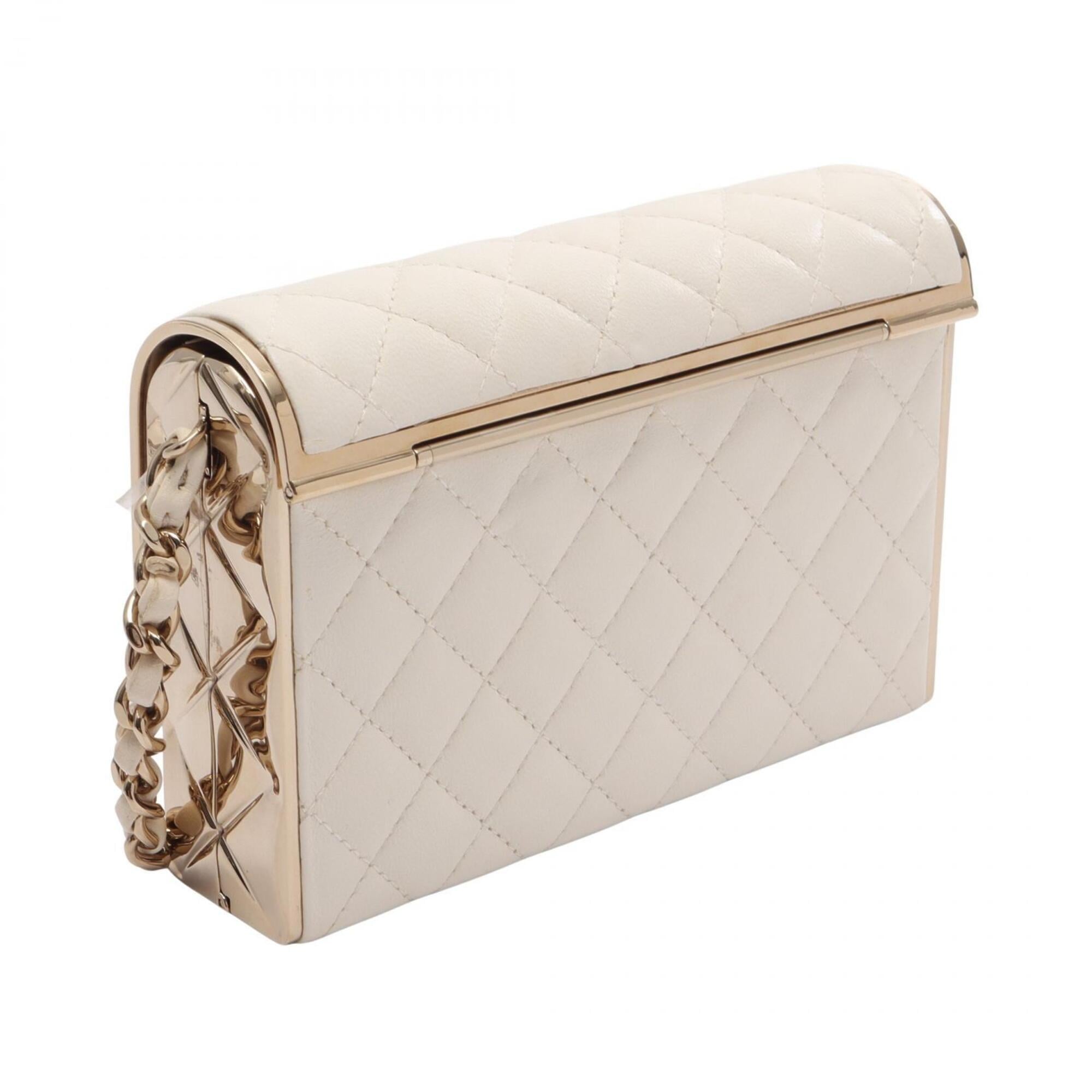 Chanel White Leather Handbag Shoulder Bag (Pre-Owned)
