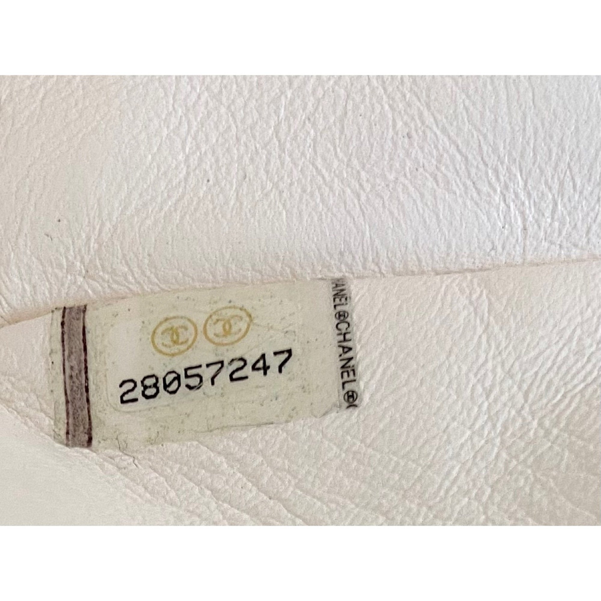 Chanel Multi-Color Shoulder Bag (Pre-Owned)