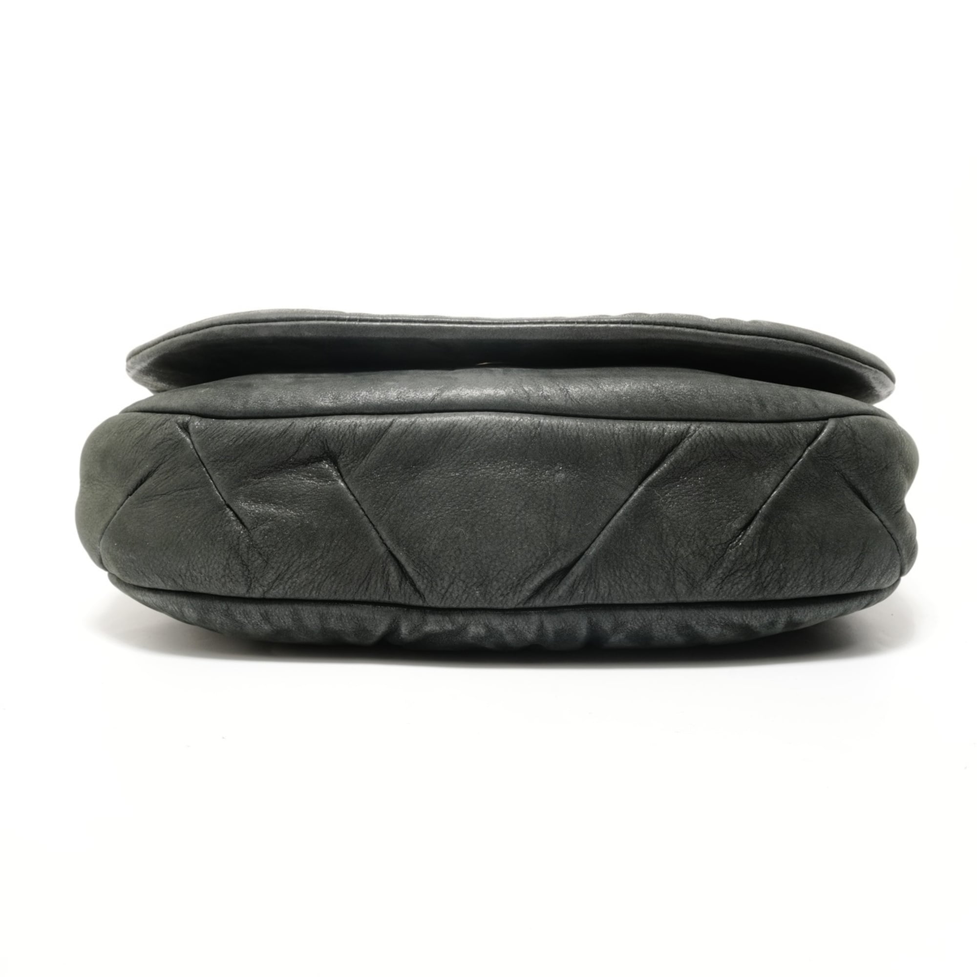 Chanel Black Shoulder Bag (Pre-Owned)
