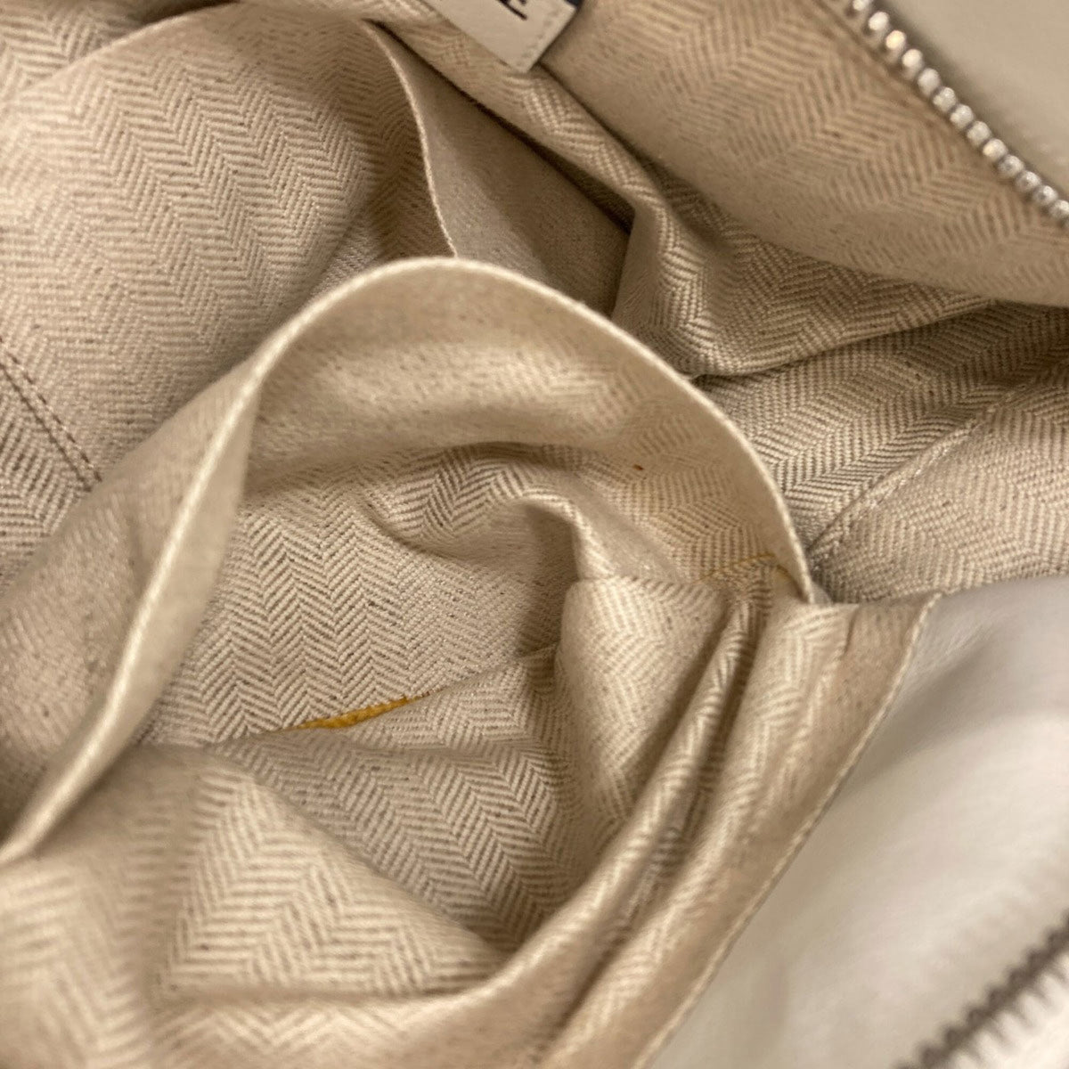 Loewe Puzzle White Leather Handbag (Pre-Owned)