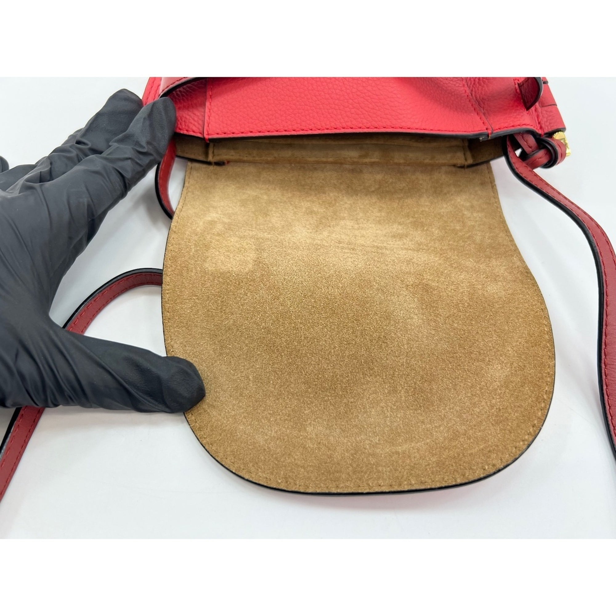 Loewe Red Color Shoulder Bag (Pre-Owned)