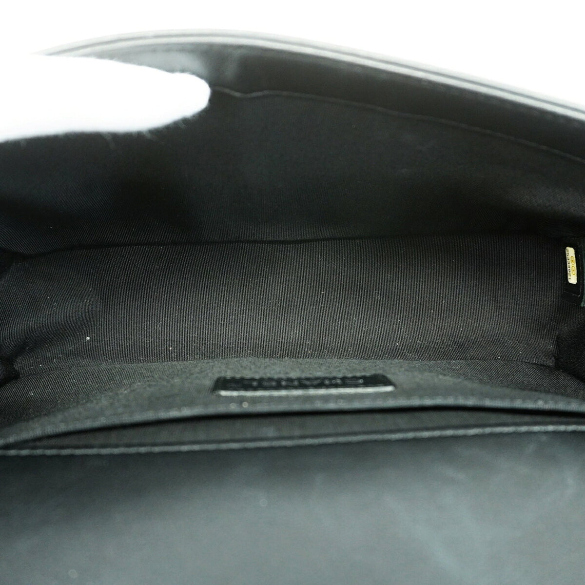 Chanel Black Leather Shoulder Bag (Pre-Owned)