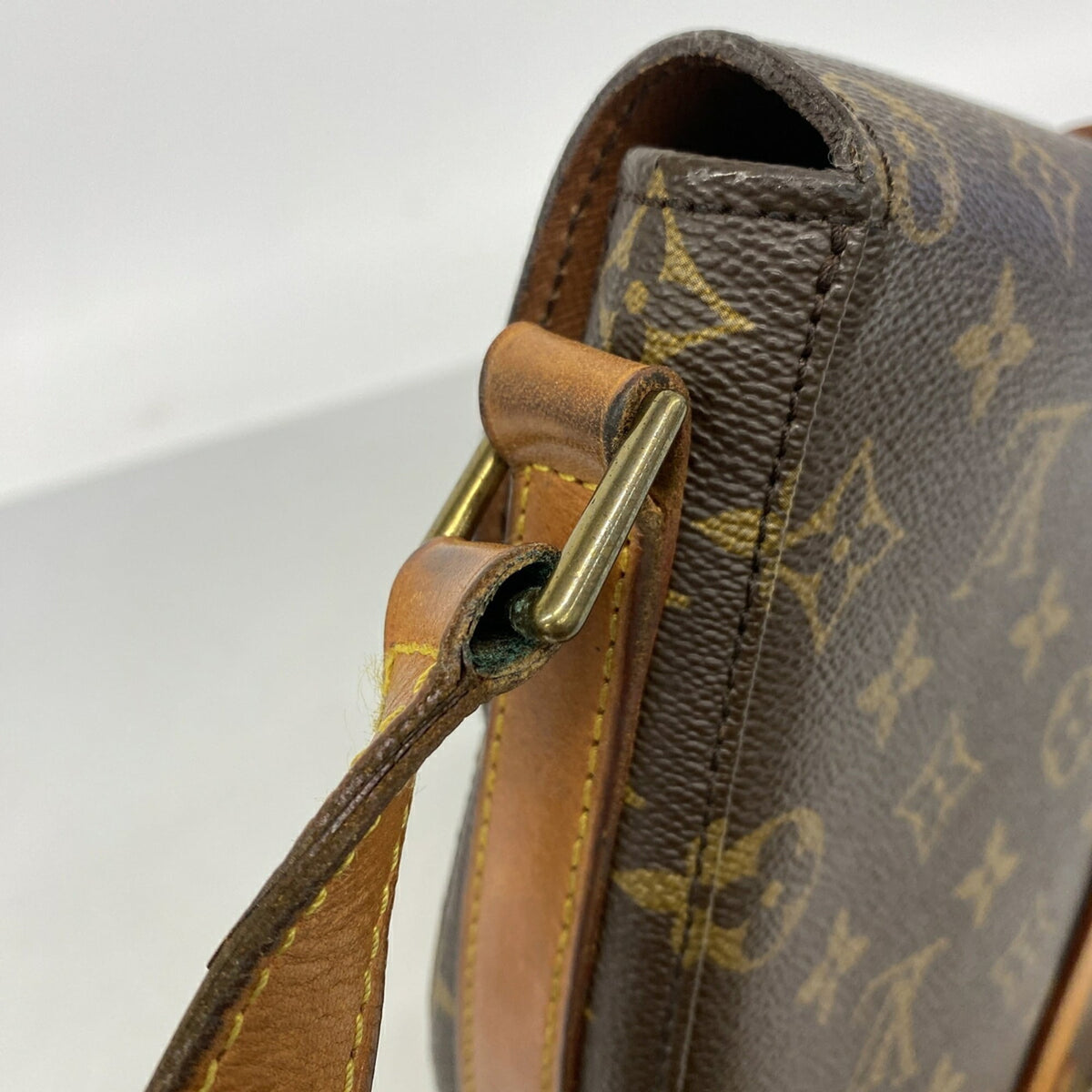 Louis Vuitton Brown Shoulder Bag (Pre-Owned)