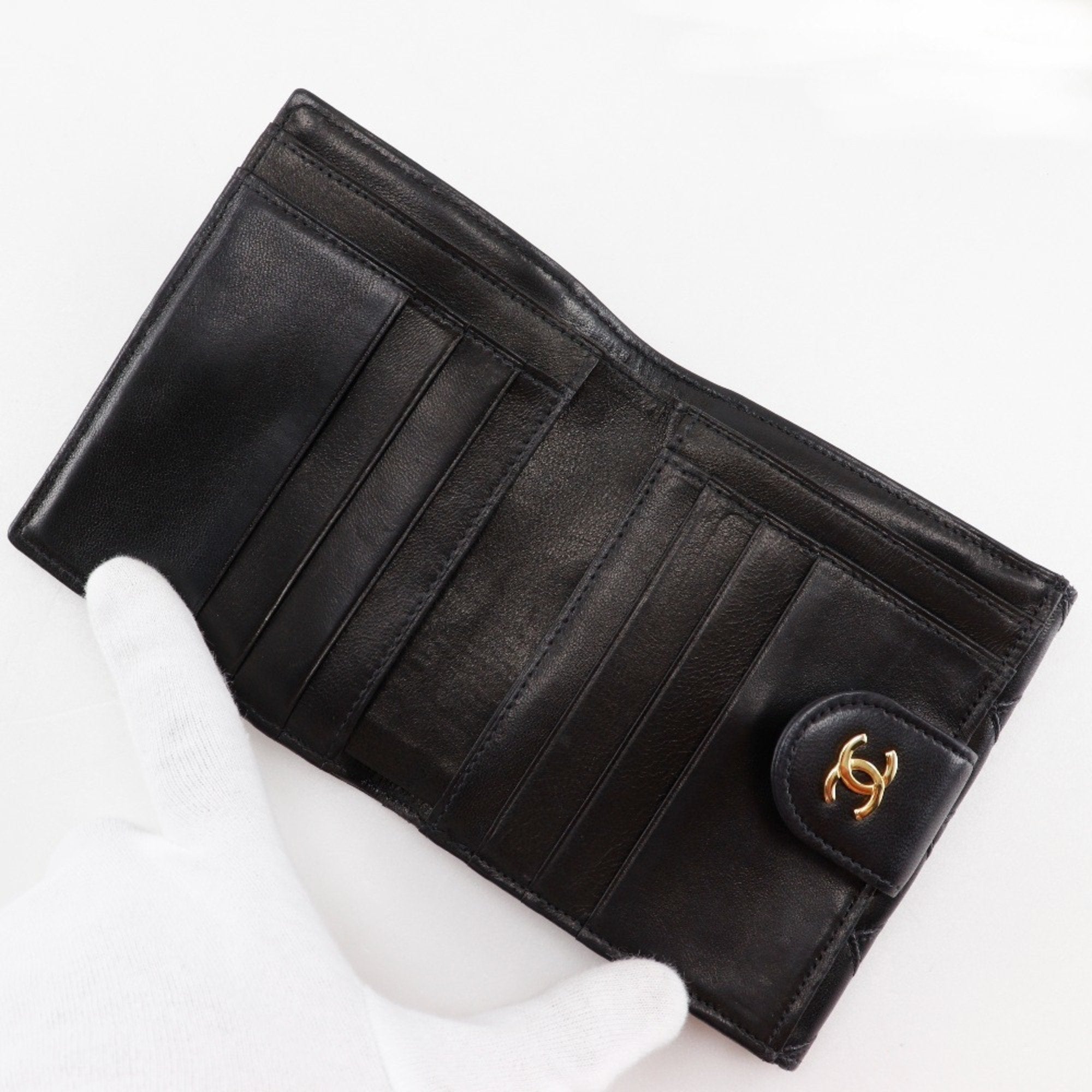 Chanel Black Leather Wallet (Bi-Fold) (Pre-Owned)
