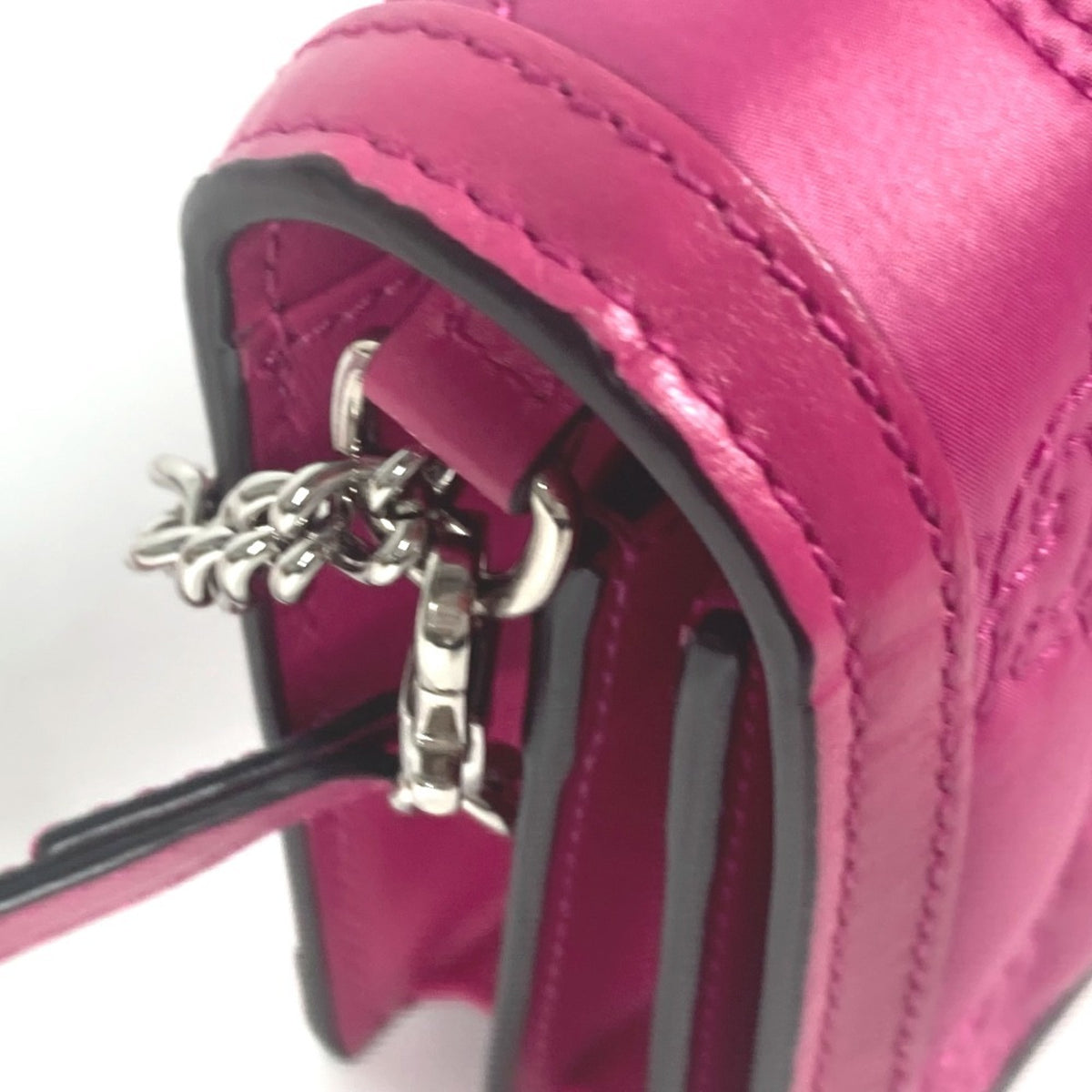 Gucci Pink Leather Nylon Pochette Shoulder Bag (Pre-Owned)