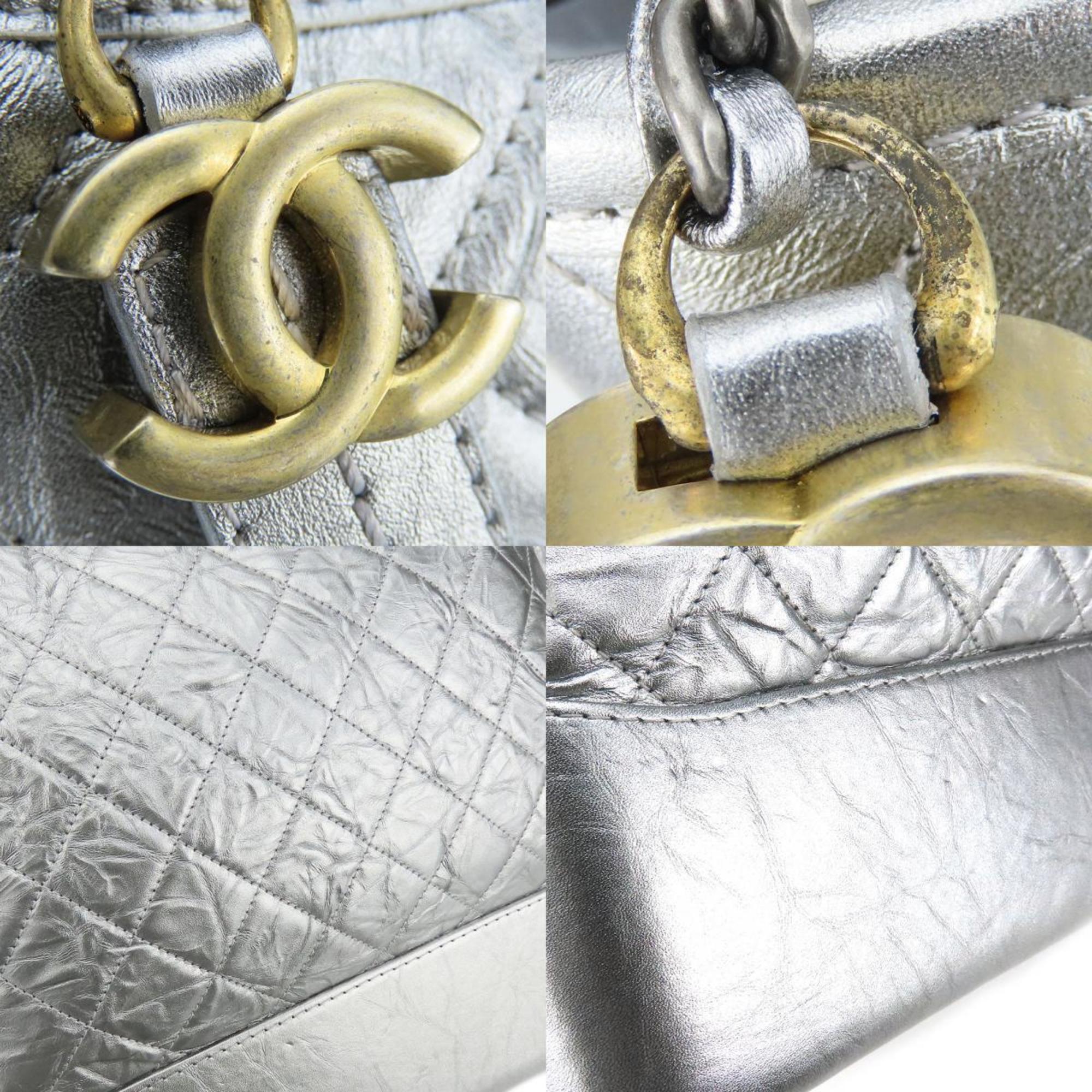 Chanel Metallic Silver Leather Shoulder Bag (Pre-Owned)