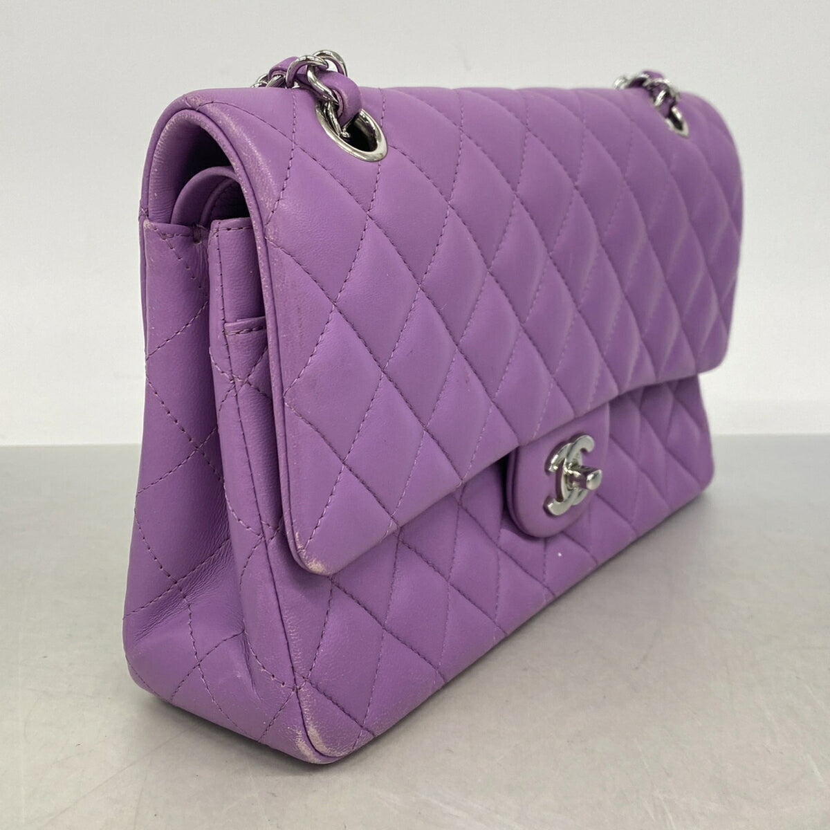 Chanel Purple Leather Shoulder Bag (Pre-Owned)