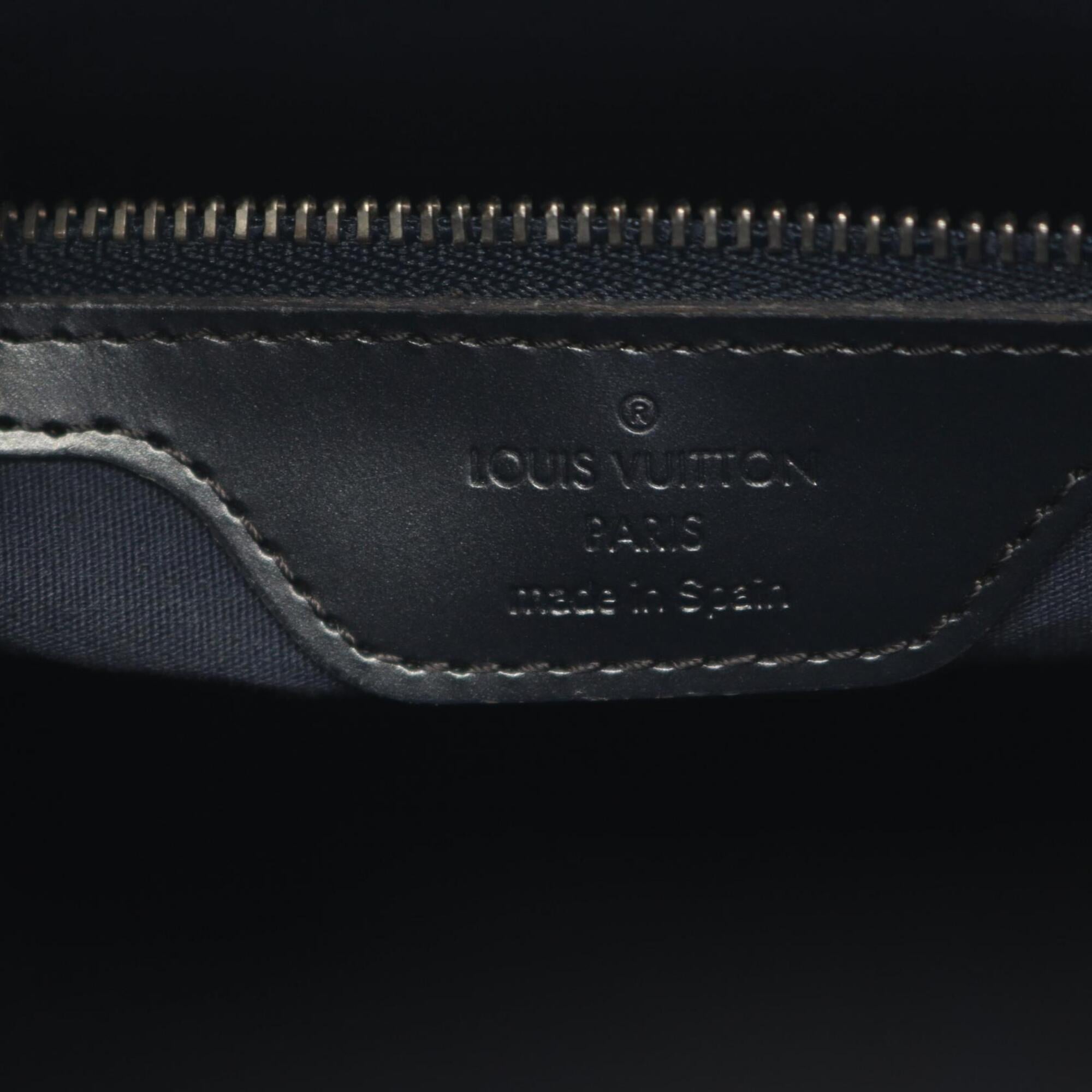 Louis Vuitton Navy Leather Handbag (Pre-Owned)