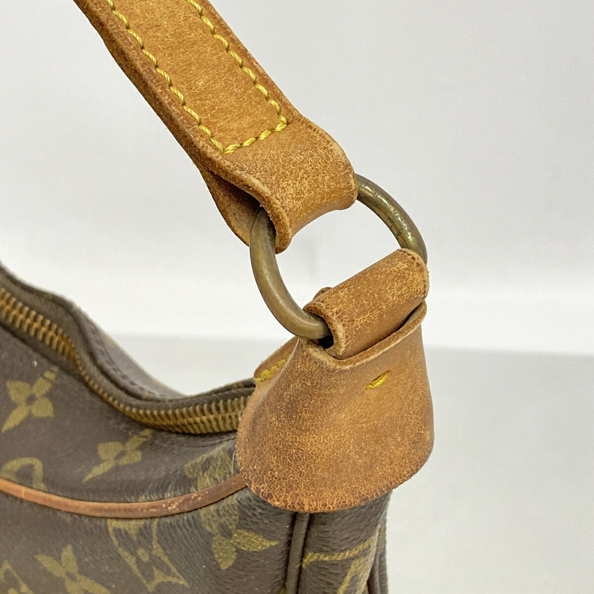 Louis Vuitton Brown Shoulder Bag (Pre-Owned)