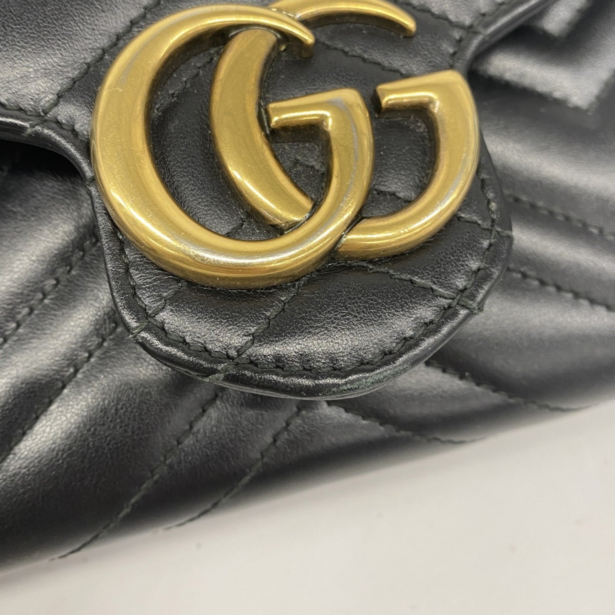Gucci Black Leather Chain/Shoulder Wallet (Pre-Owned)