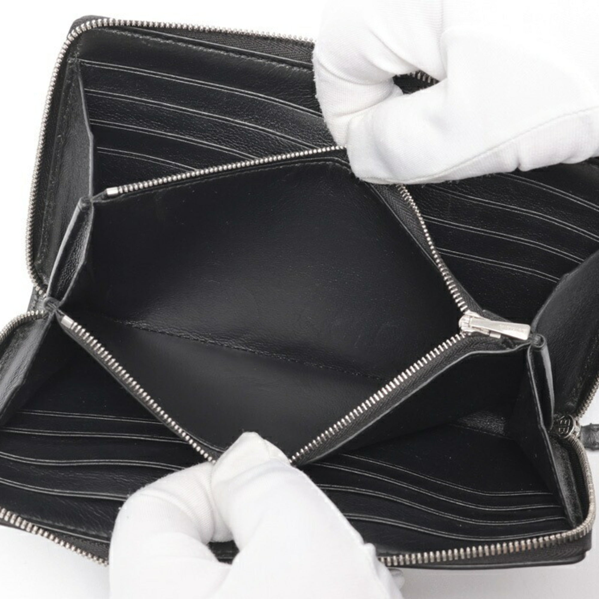 Balenciaga Black Leather Coin Purse/Coin Case (Pre-Owned)