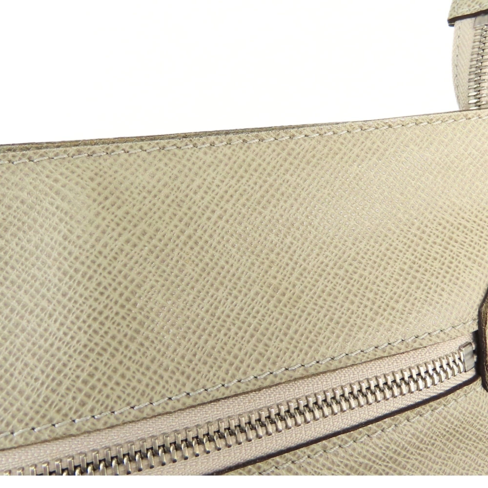 Louis Vuitton Grayish Polaire Taiga Leather Shoulder Bag (Pre-Owned)