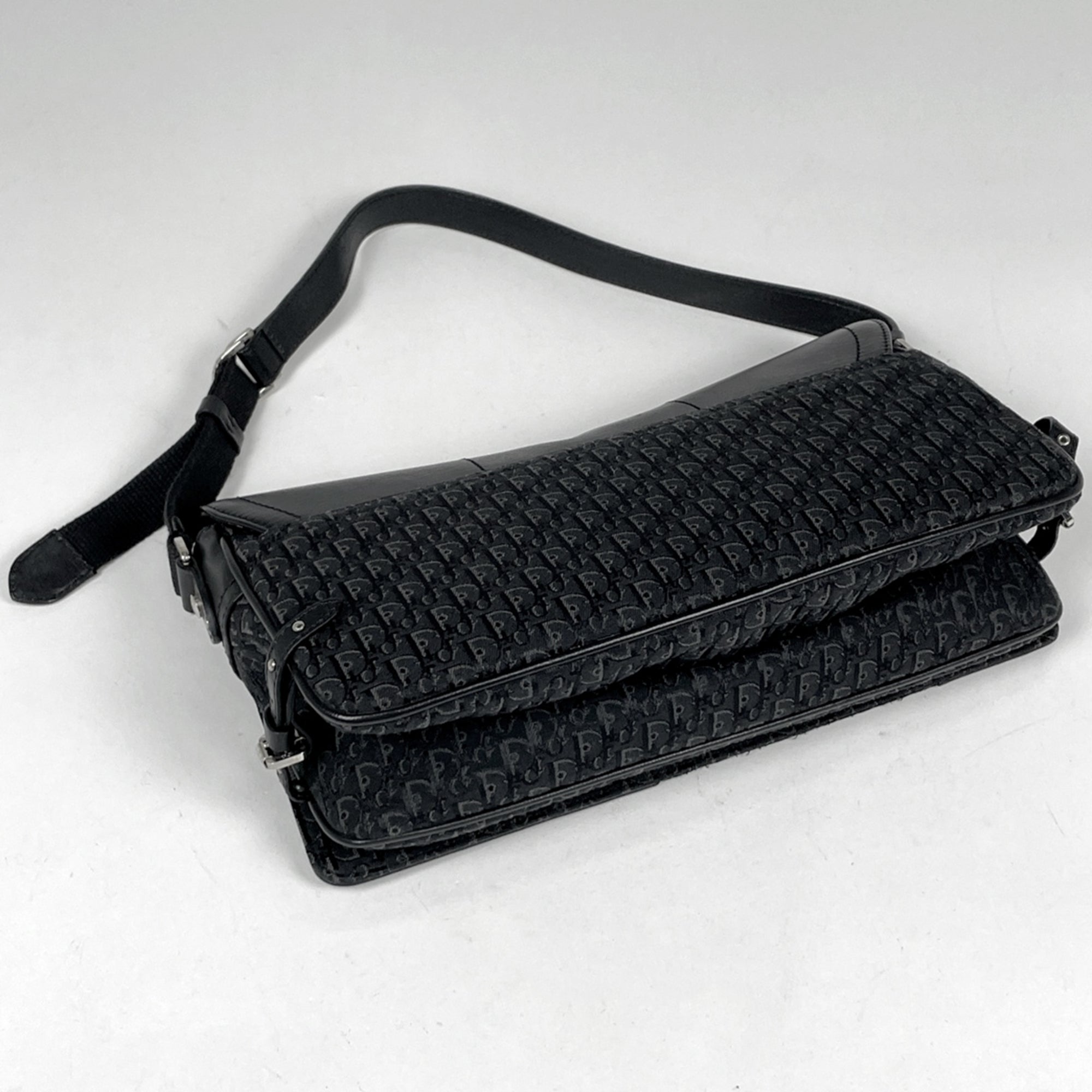 Christian Dior Black Canvas Leather Shoulder Bag (Pre-Owned)