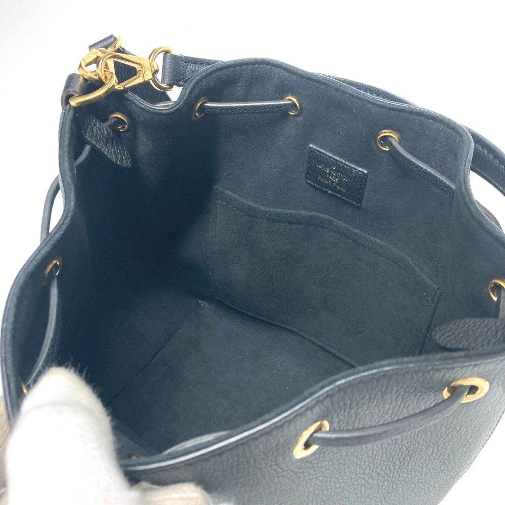 Louis Vuitton Black Noir Leather Handbag Shoulder Bag (Pre-Owned)