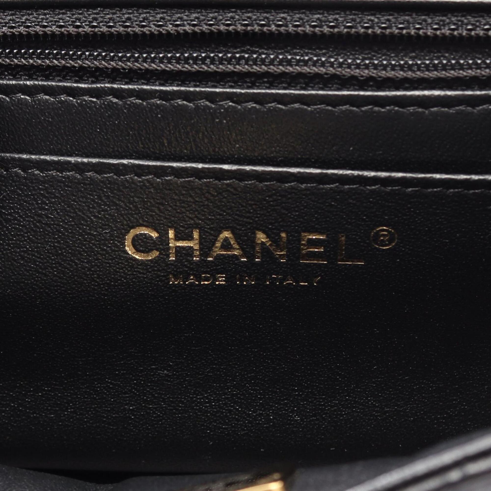 Chanel Black Leather Handbag Shoulder Bag (Pre-Owned)