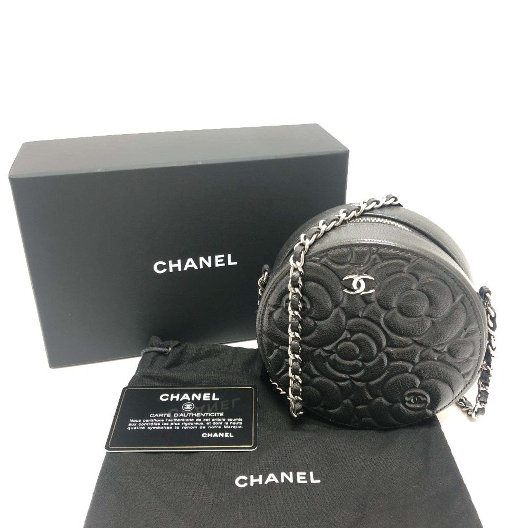 Chanel Gray Leather Shoulder Bag (Pre-Owned)