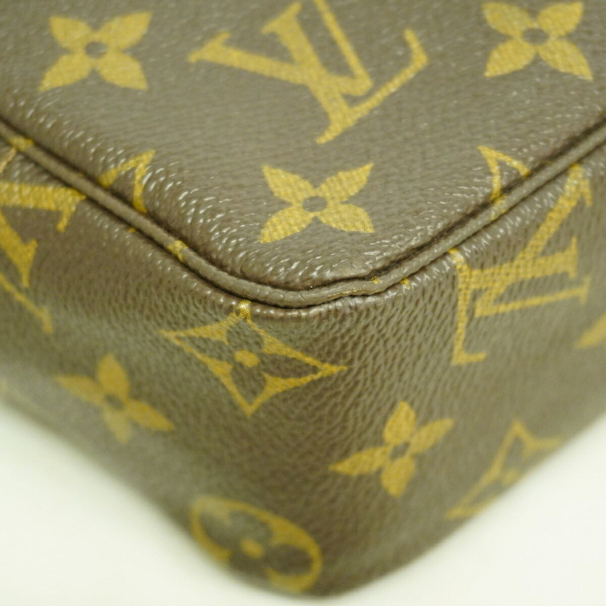 Louis Vuitton Brown Pouch (Pre-Owned)