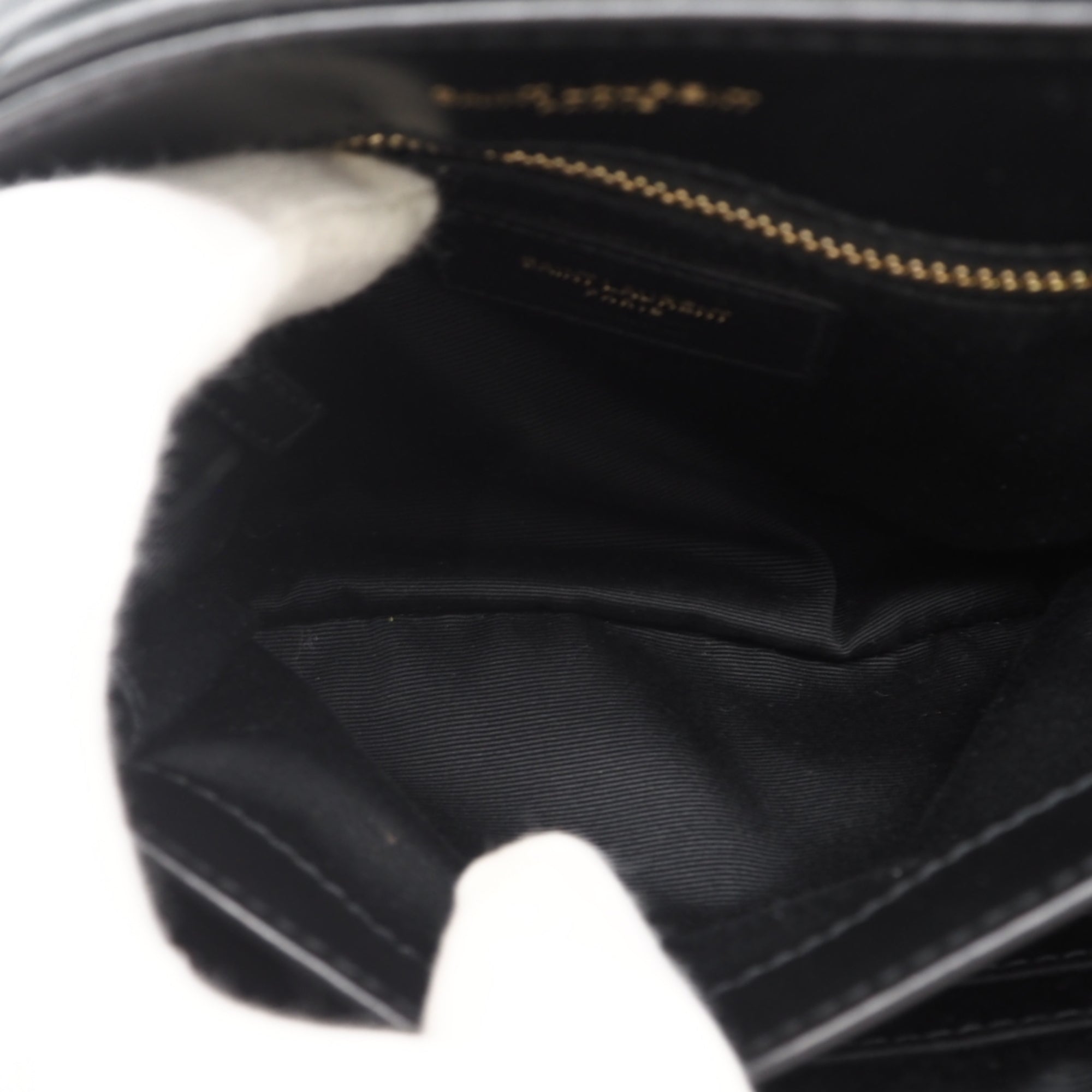 Yves Saint Laurent Black Leather Shoulder Bag (Pre-Owned)