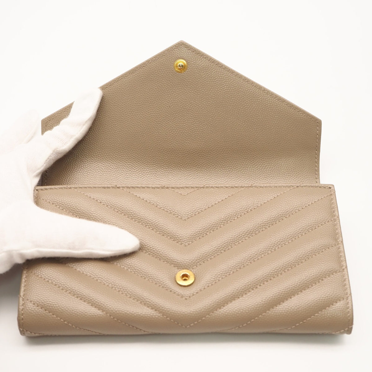 Yves Saint Laurent Beige Leather Long Wallet (Bi-Fold) (Pre-Owned)
