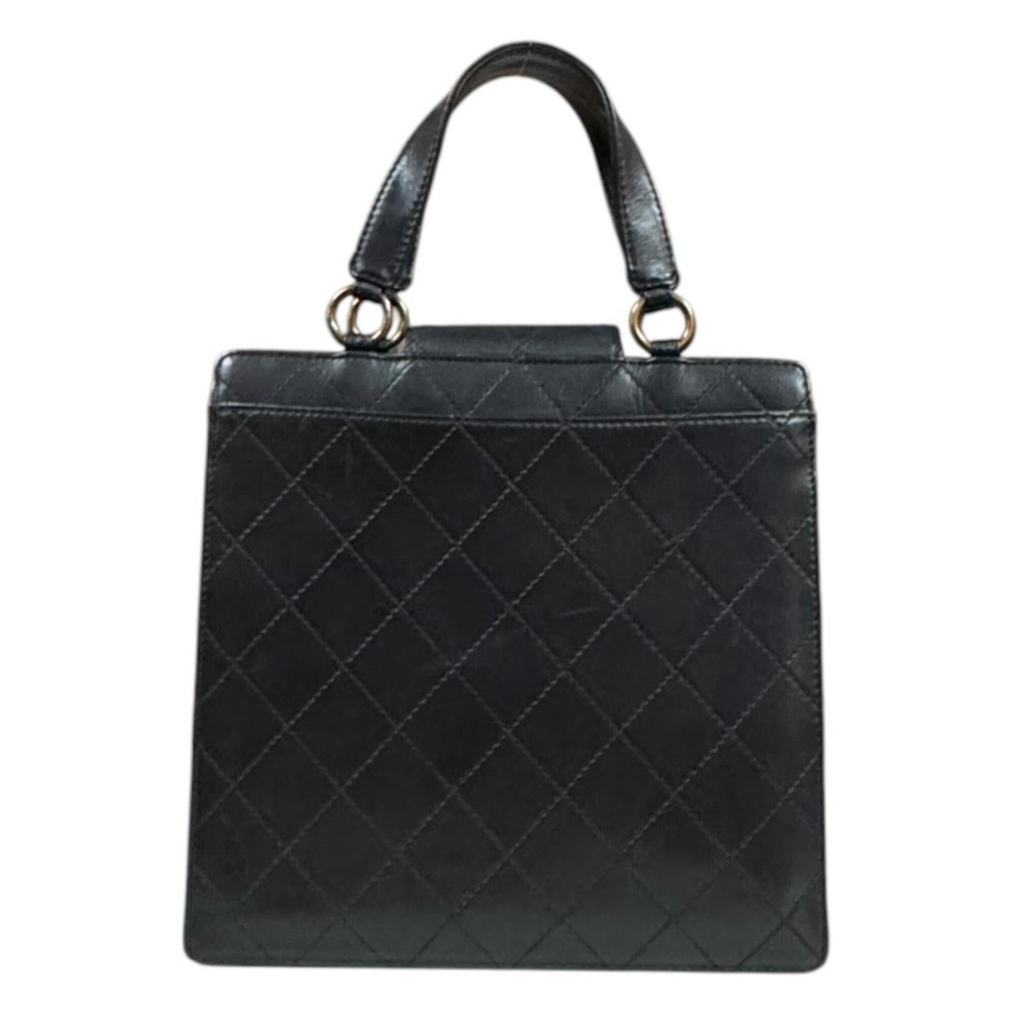 Chanel Matelasse Black Leather Handbag (Pre-Owned)