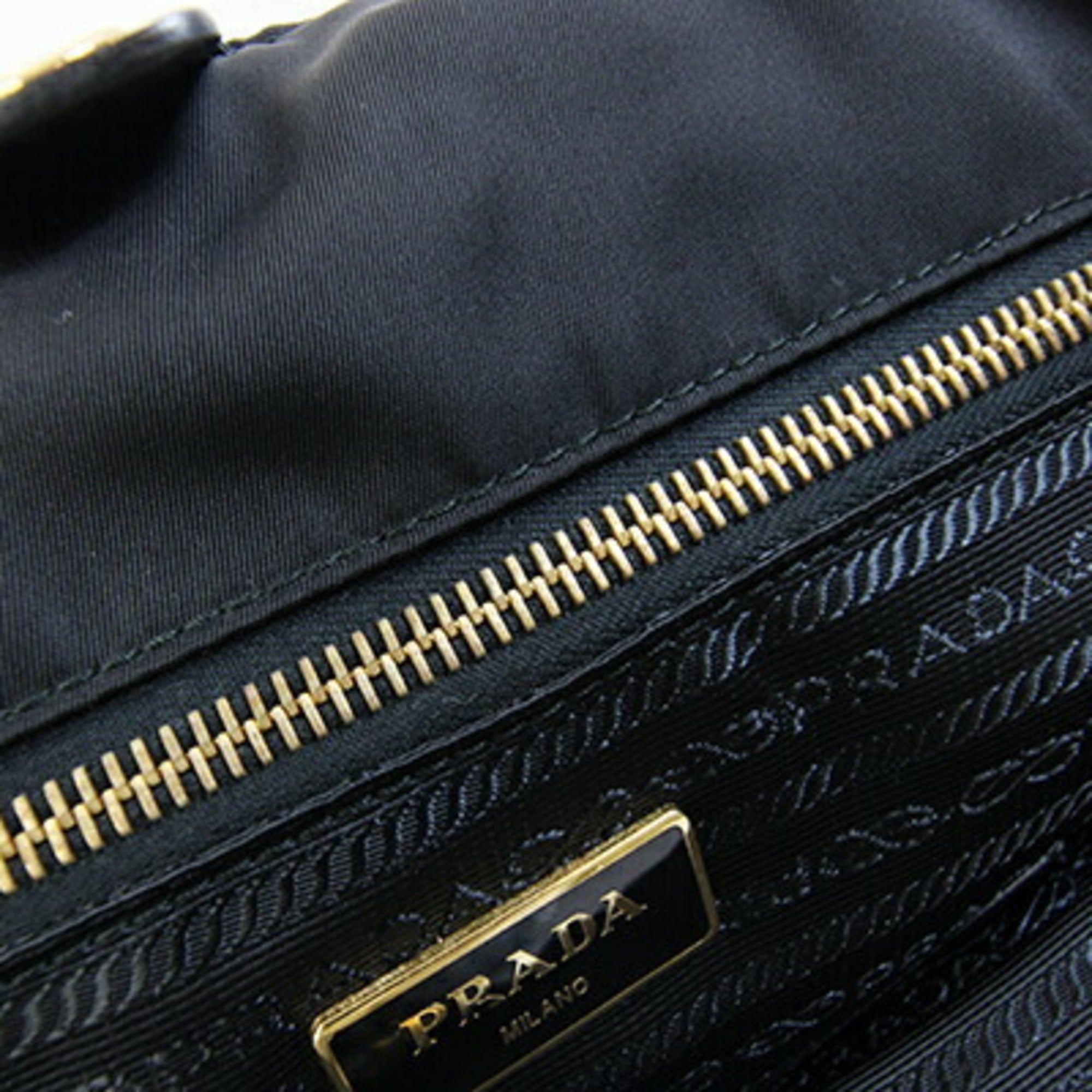 Prada Black Nero Nylon Leather Handbag (Pre-Owned)