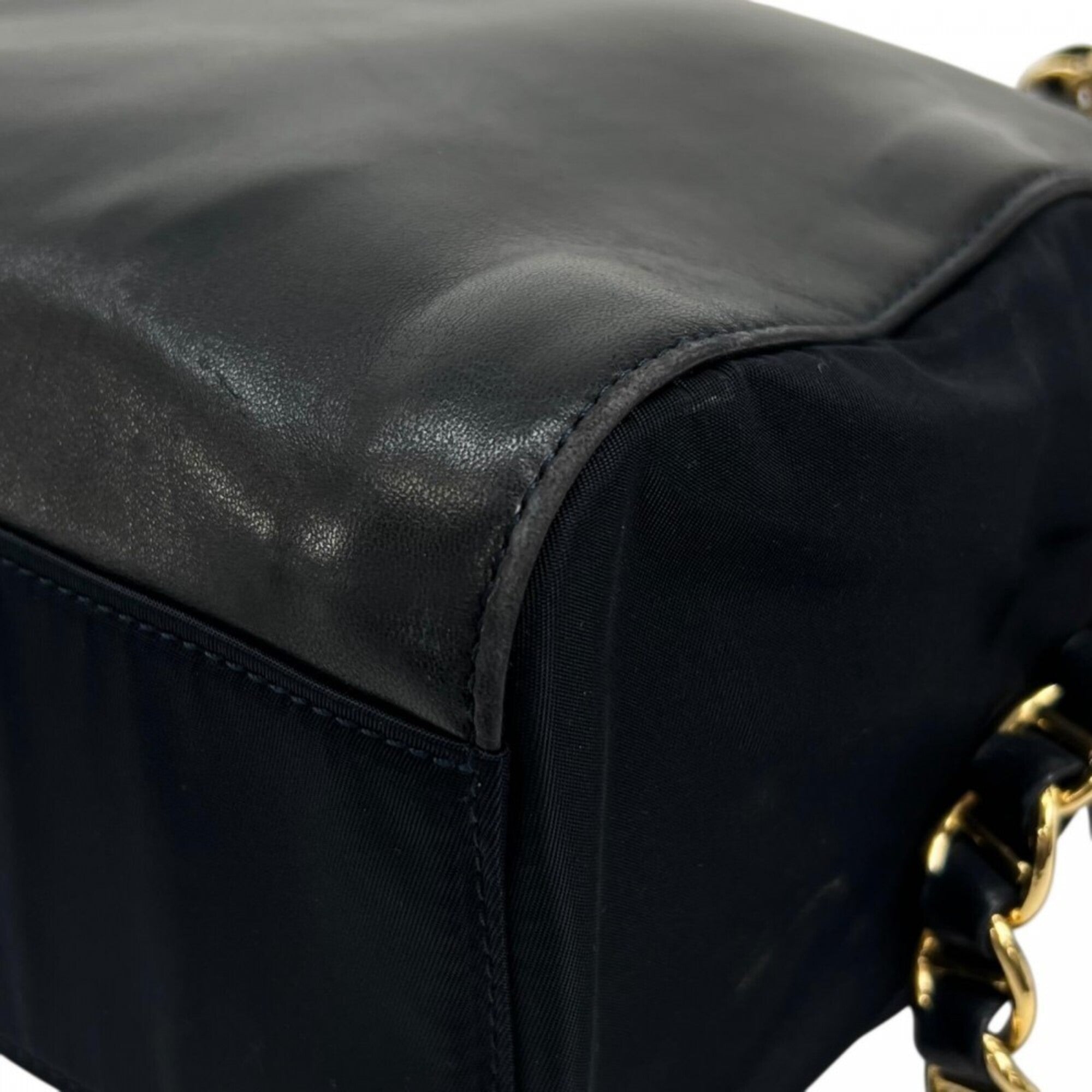 Prada Dark Navy White Leather Shoulder Bag (Pre-Owned)
